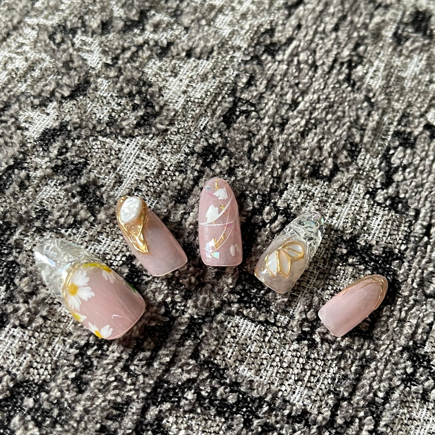 Pink Wild Daisy flower press on art nail,Glass Crystal holographic french tip with baroque pearl shell butterfly, luxury Handmade jelly nail