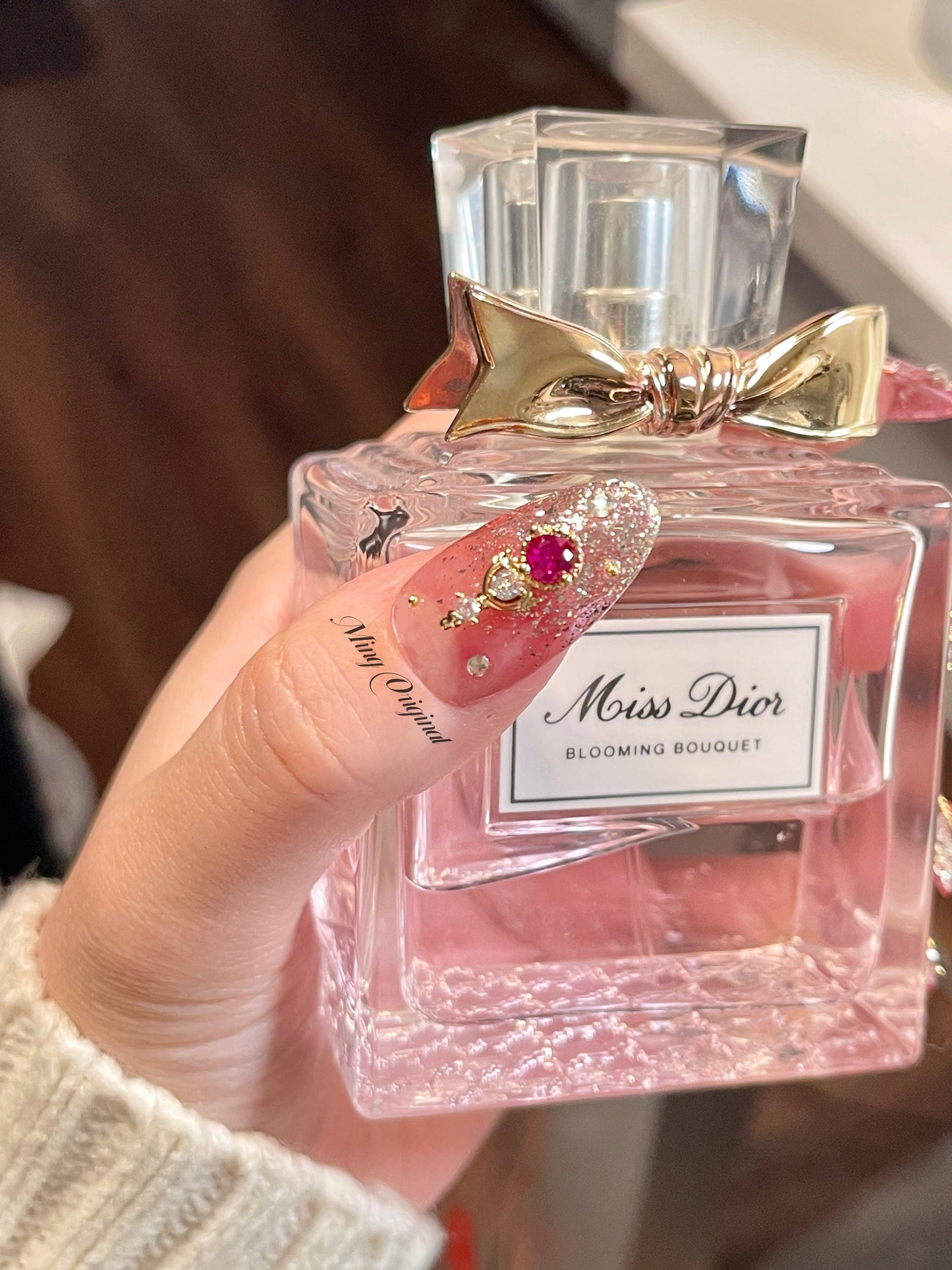 Sailor moon pink ombre glitter press on nail, pink gemstone with gold charm Fake nails, star and moon shape nail, Rhinestone andmade Gel Nai