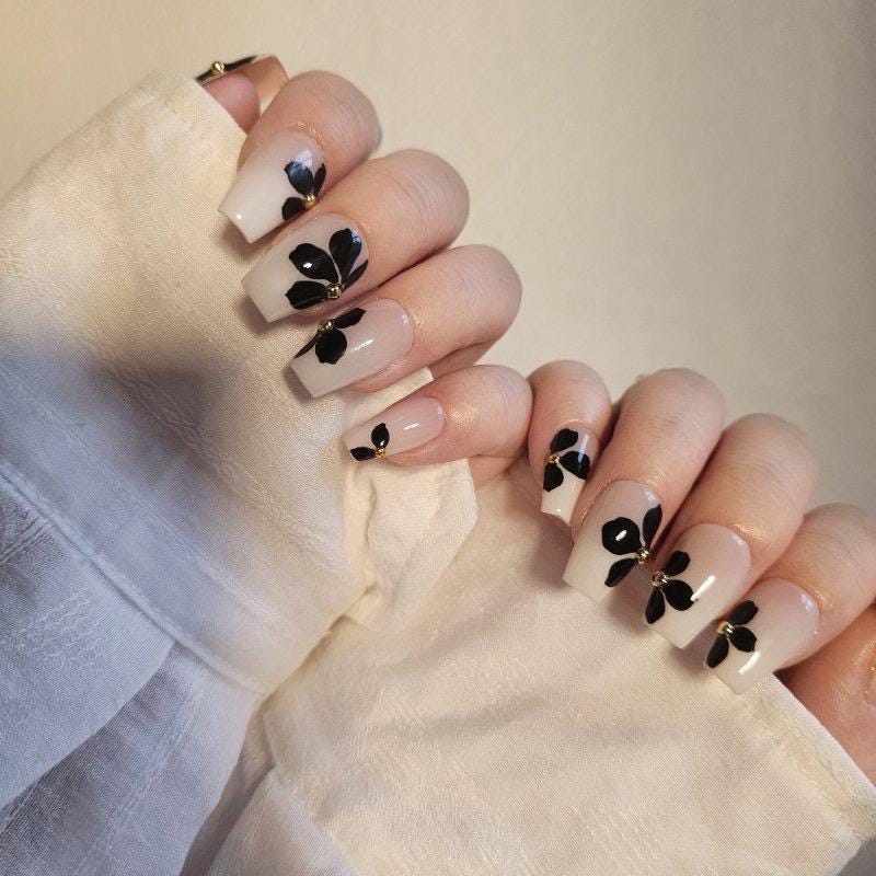 Black camellia Flower wedding nail, hand painted wild flower Press on Nails, bridal nail, bridesmaid nail, gift for her