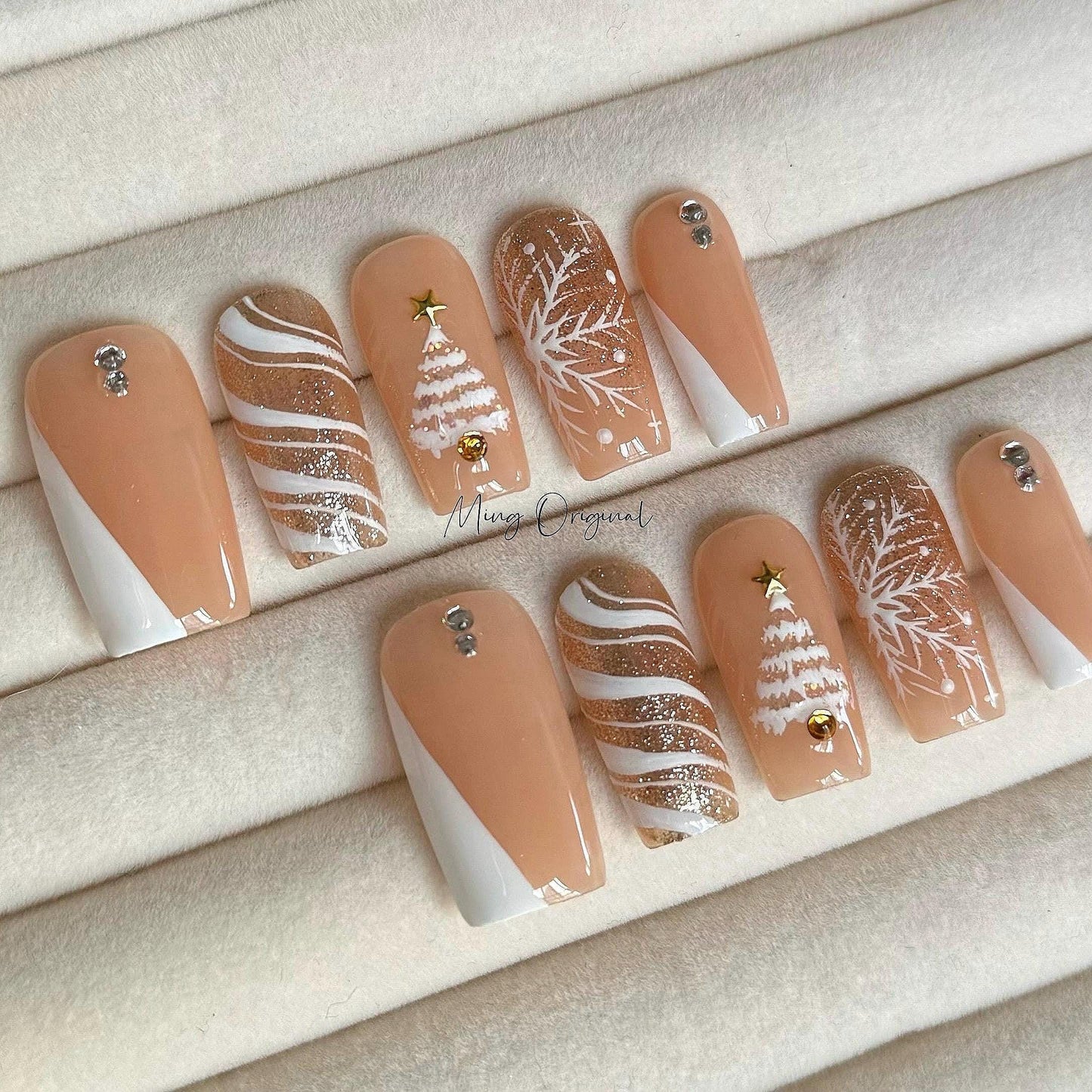 Nude Winter Xmas candy cane snowflake press on nails, Christmas snowing tree and gold glitter gel nail, glue on nail, gift for her,MO374