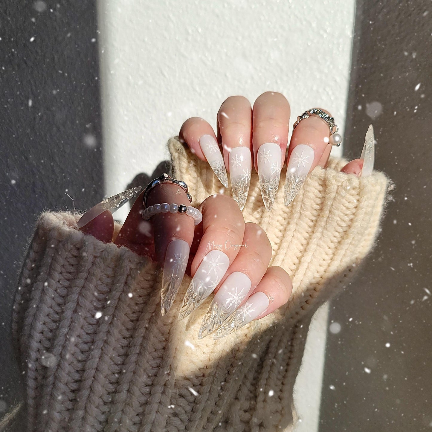 White Christmas Icey tip Press on Nails, snowflake crystal broken glass winter handmade Nails, snow white ombre clear tip Jelly Nails, MO285