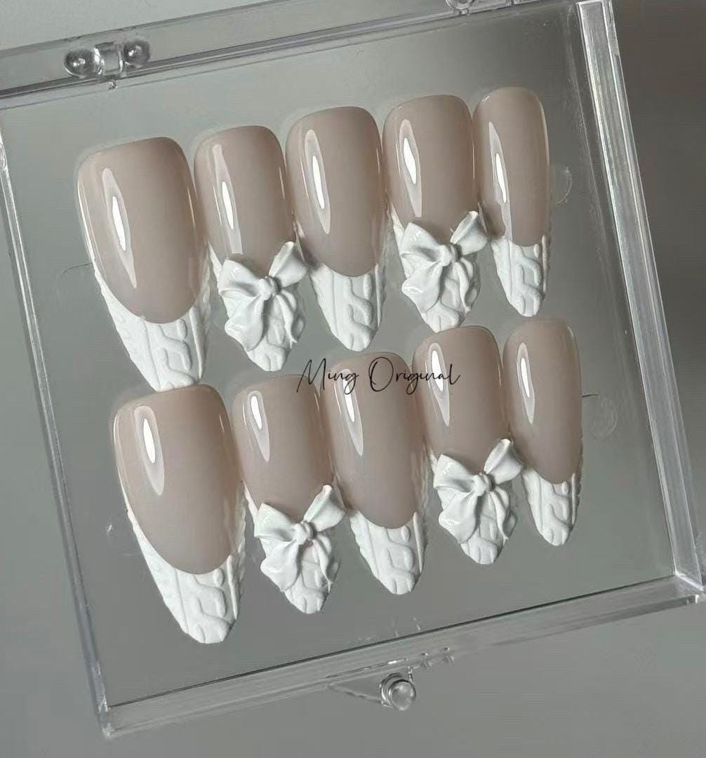 Winter snow white sweater press on Nail, bow coquette French tip nails, glue on nail, Holiday Fake Nails, Gifts for Her, MO381