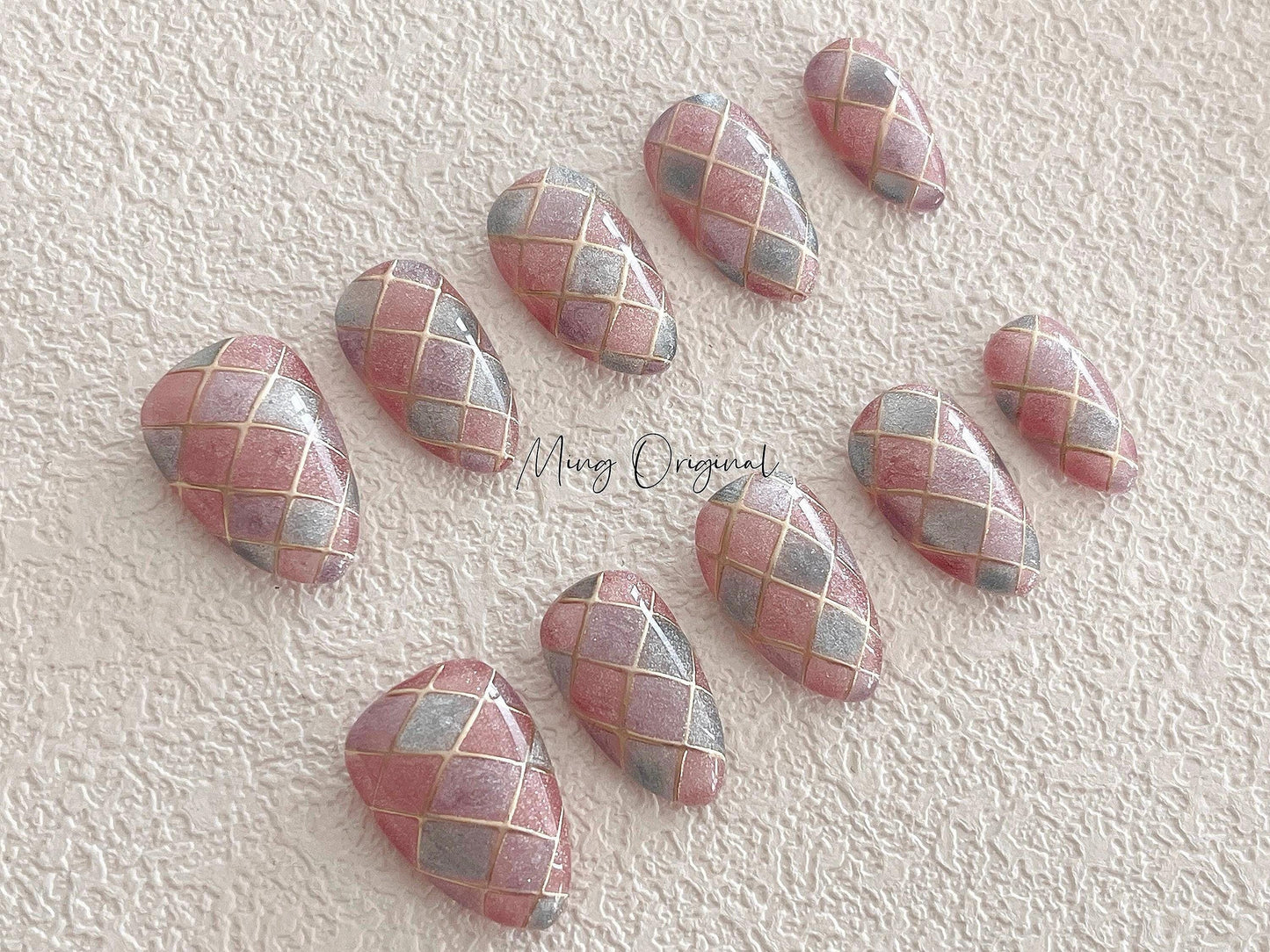 Diamond pattern multicolored cat eye press on nails, glittery pink purple nails, gold lines ,sparkly nail, valentine gift for her,MO407