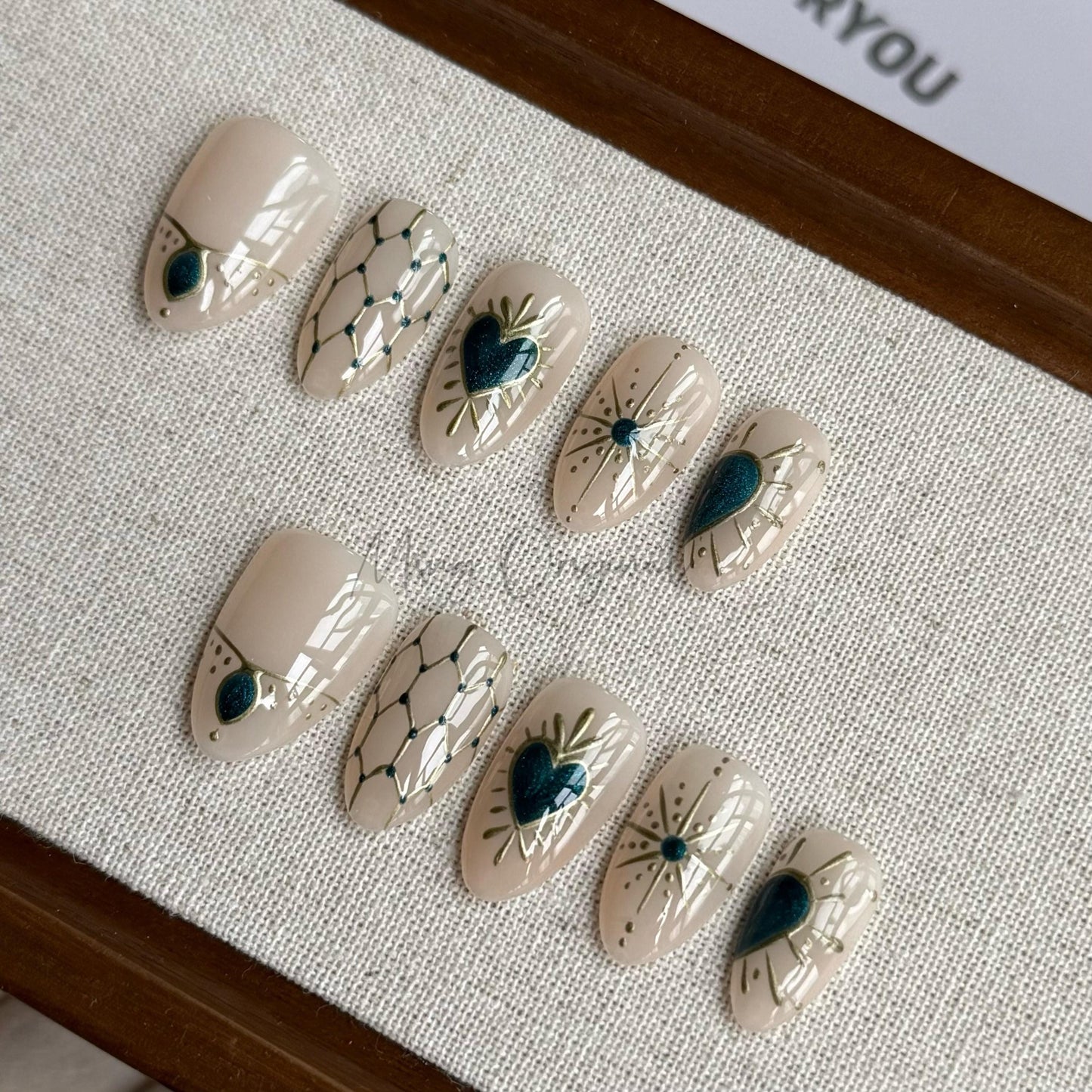Celestial emerald heart and star chrome Press on Nails, hand painted free style heart handmade Nails, vintage style, gift for her, MO440