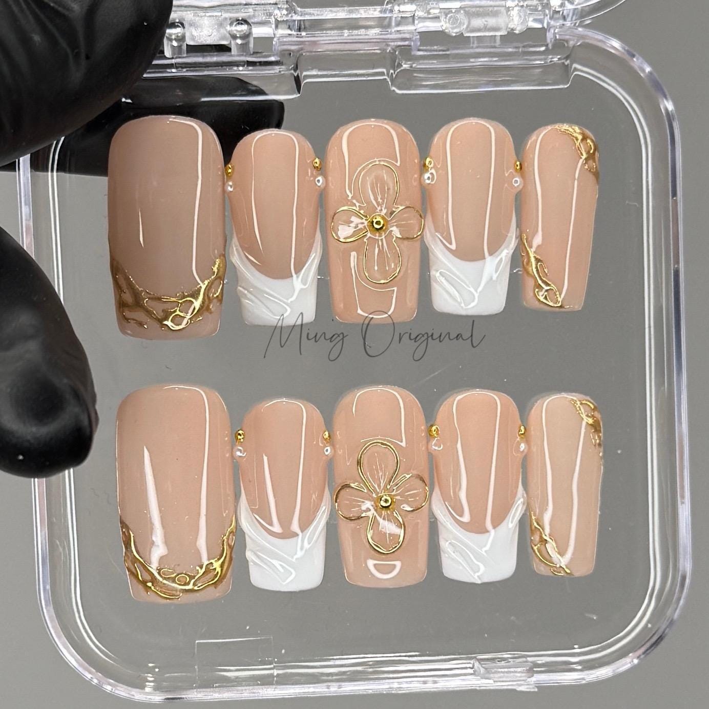 3D sculpted gold flower free style French tip press on nails, gold chrome detail nail, glue on nail,nude jelly fake nail, gift for her,MO428