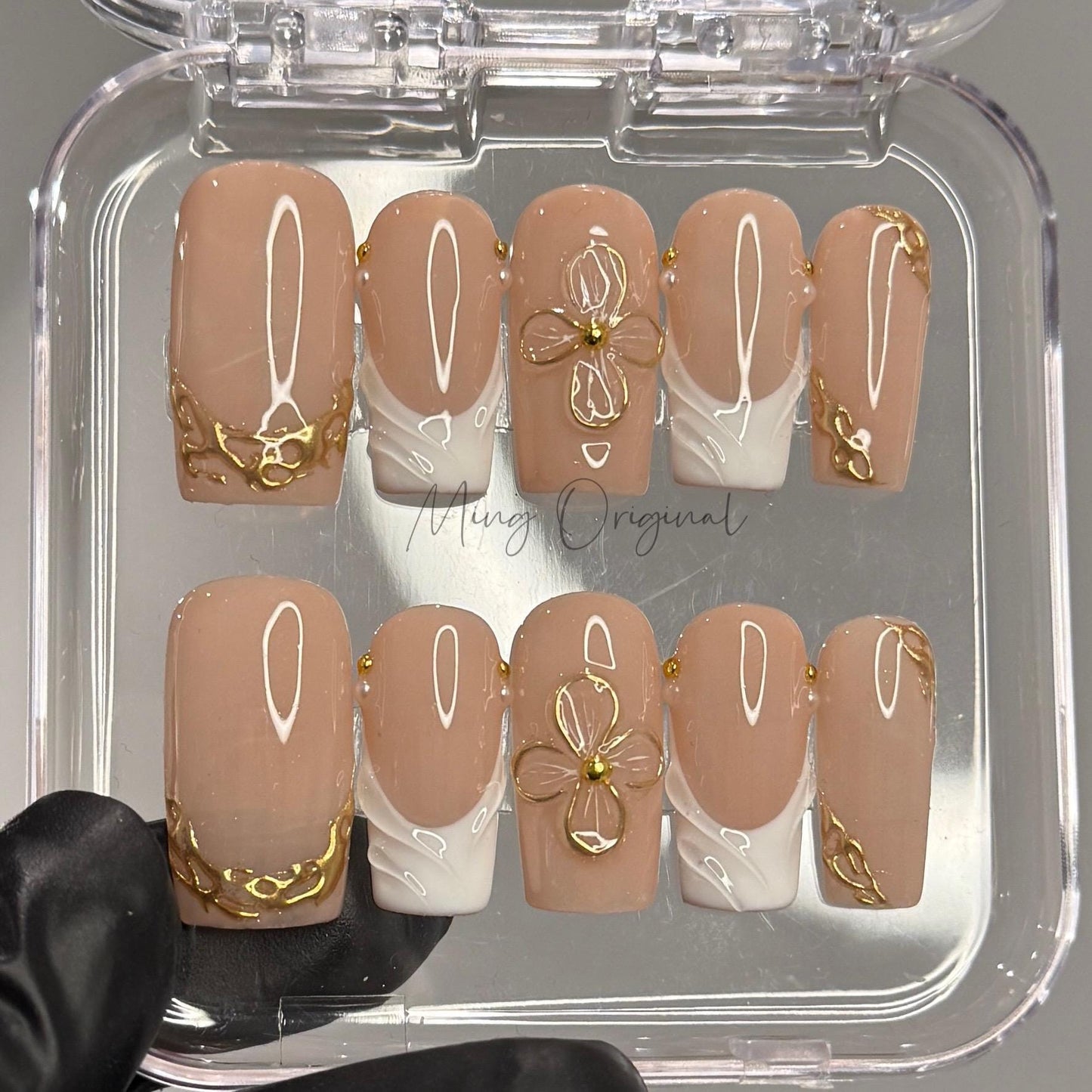 3D sculpted gold flower free style French tip press on nails, gold chrome detail nail, glue on nail,nude jelly fake nail, gift for her,MO428