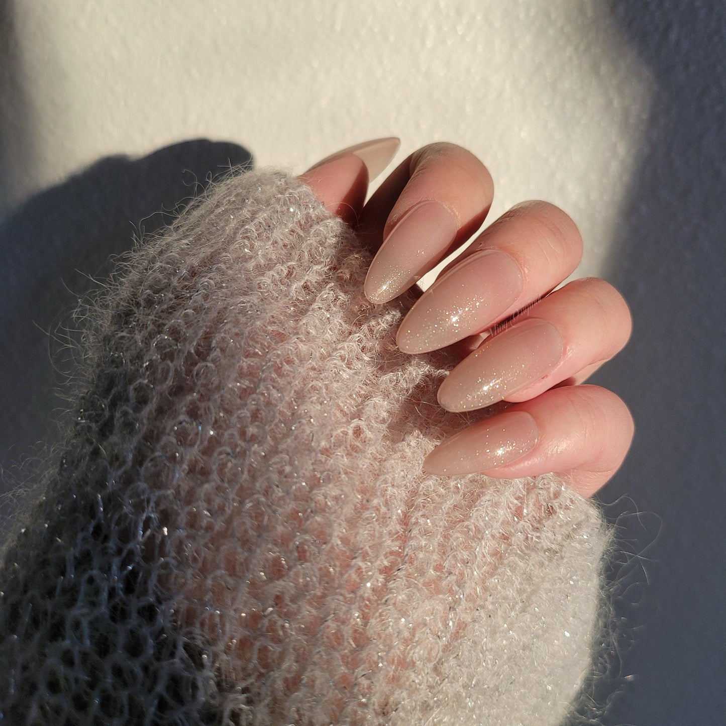Da Camellia | Sheer nude with gold shimmer press on nails, glue on nails, reuse nails, jelly fake nail, glitter shine gel nail - 95TS015
