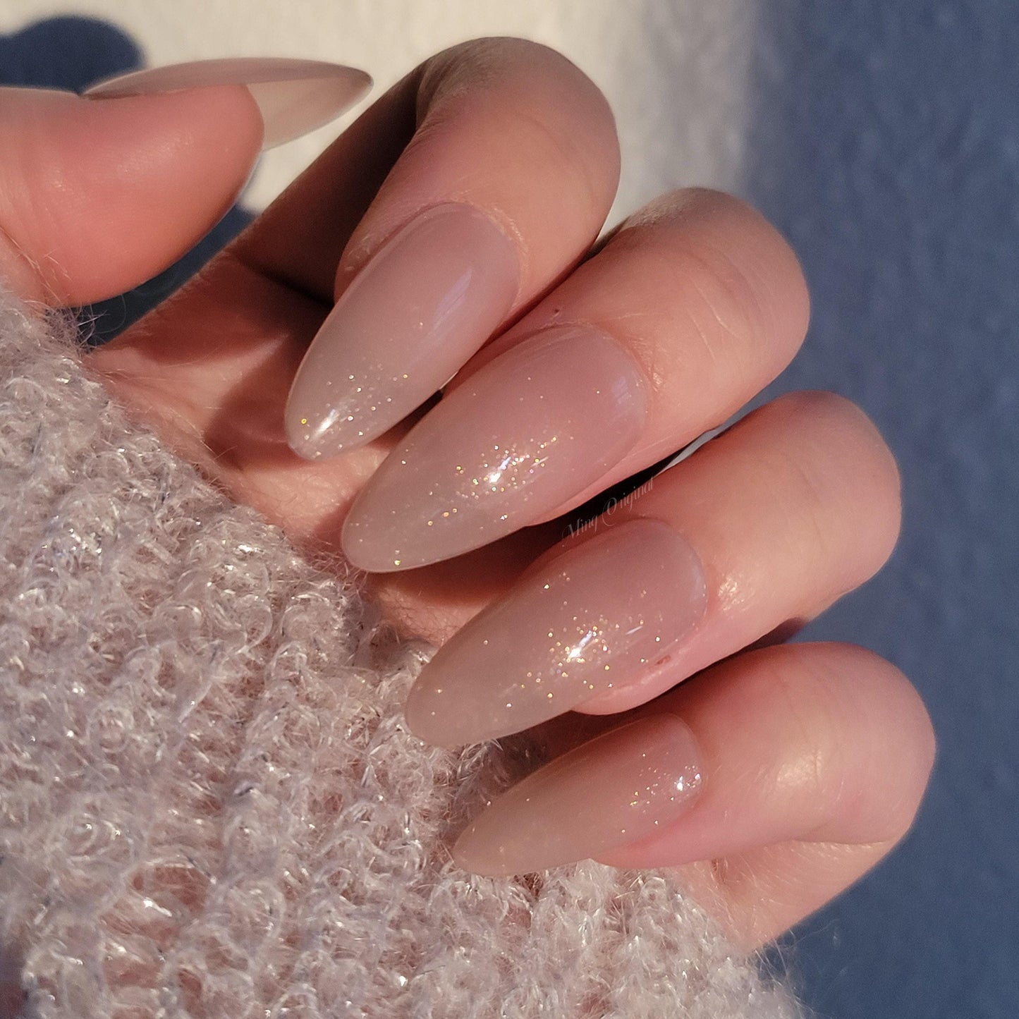 Da Camellia | Sheer nude with gold shimmer press on nails, glue on nails, reuse nails, jelly fake nail, glitter shine gel nail - 95TS015