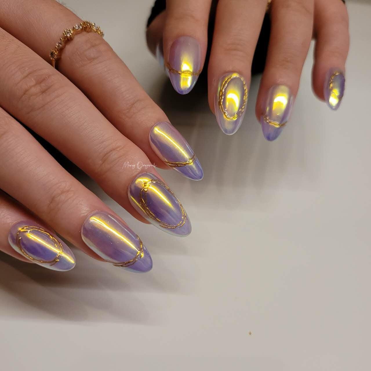Gold tone Aurora Glazed Donuts press on nail, Chrome mermaid shimmer Nail, French tip line, AI nail, MO250