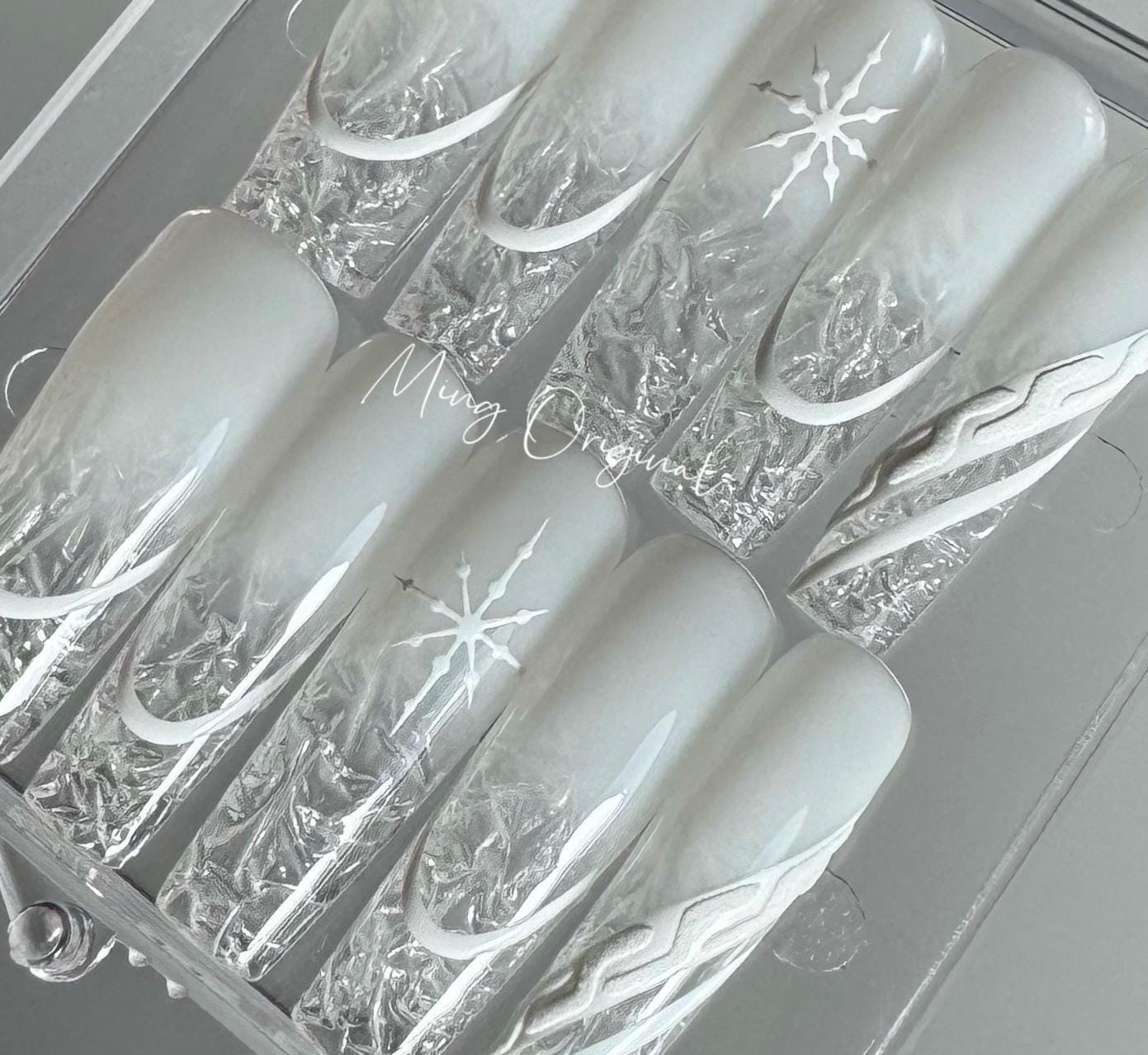 White Christmas Icey French tip Press on Nails, snowflake broken glass winter handmade Nails, snow white ombre clear tip Jelly Nails, MO338
