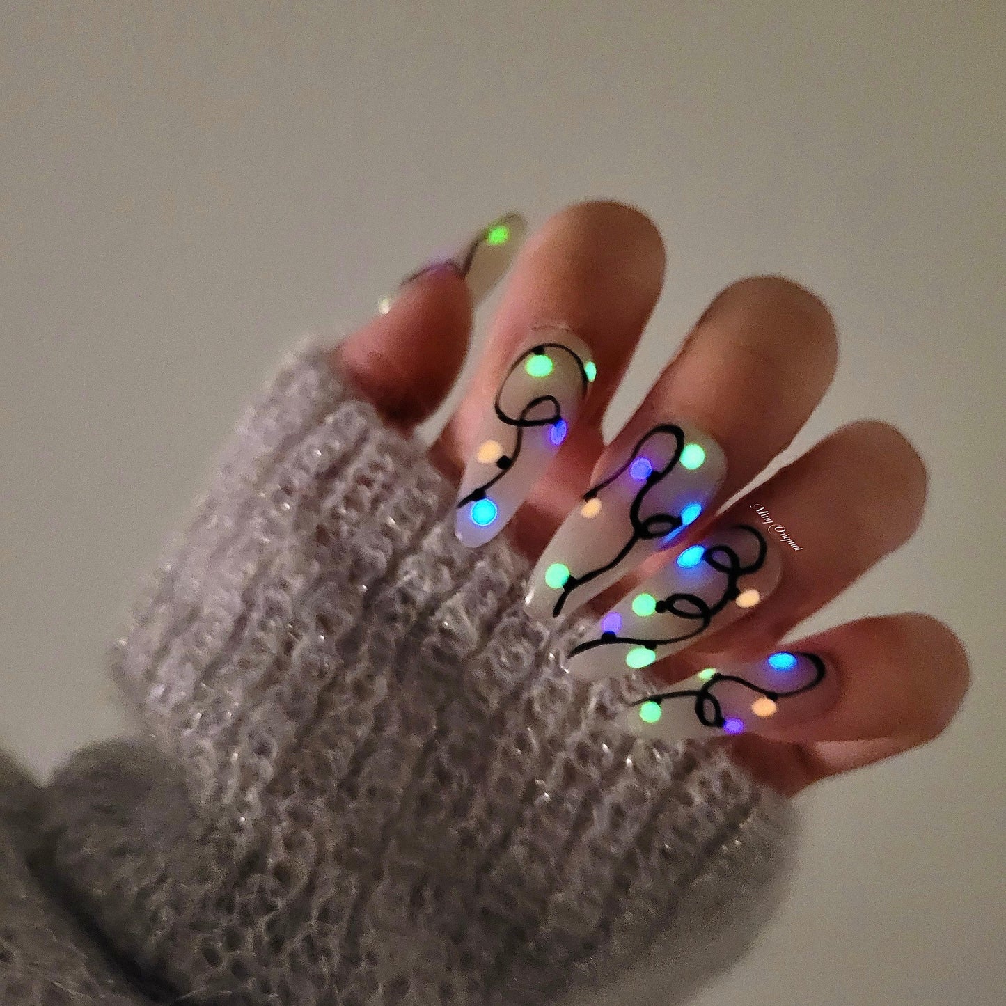 Glow in the dark Christmas string lights press on nails, reuse nails, jelly fake nail,  Chic New Year nail, Squiggly Line Nail