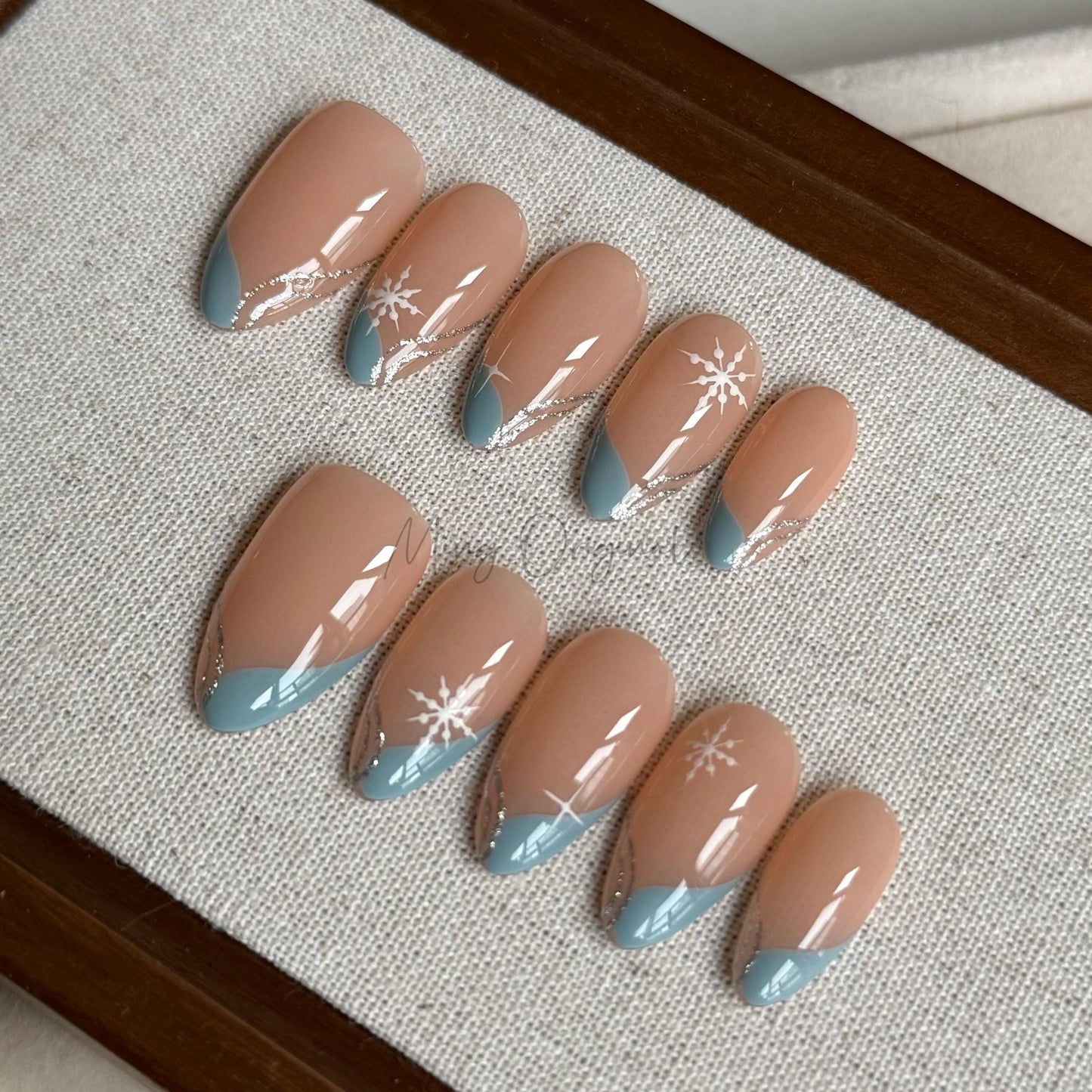 Blue tip and snow Press on Nails, snowflake winter handmade Nails, French tip silver bling glitter Jelly Nails, MO443