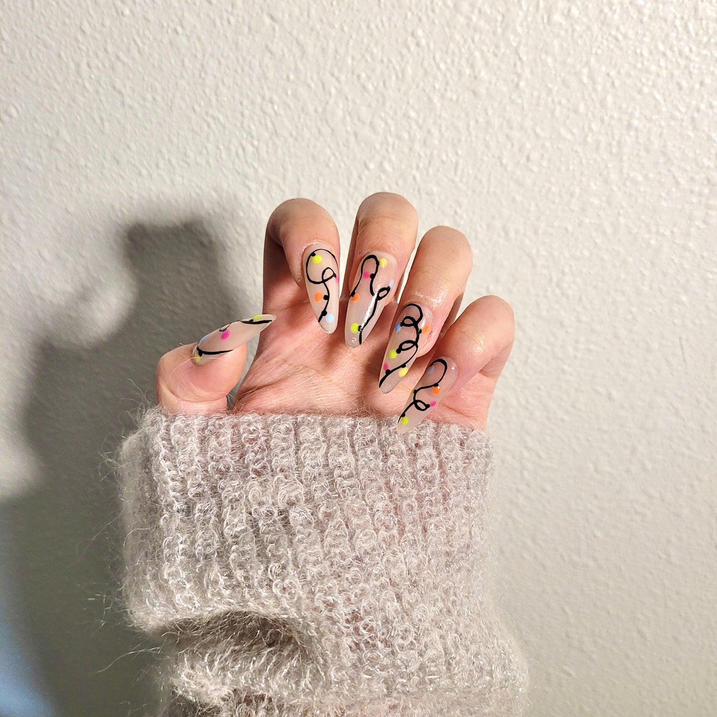 Glow in the dark Christmas string lights press on nails, reuse nails, jelly fake nail,  Chic New Year nail, Squiggly Line Nail