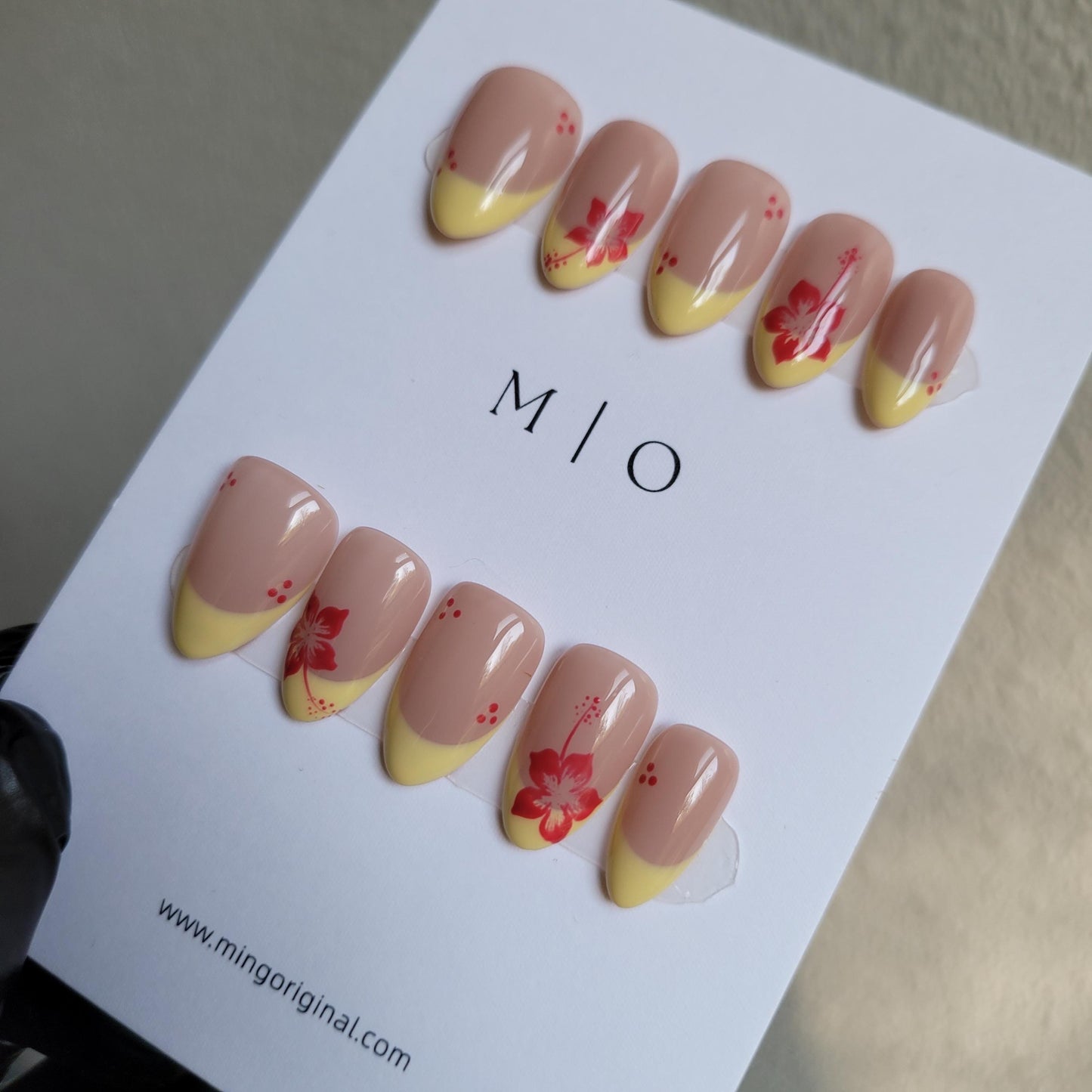 Yellow French tip Flower press on nails, Floral Nail, fake nail, false nail, gift for her