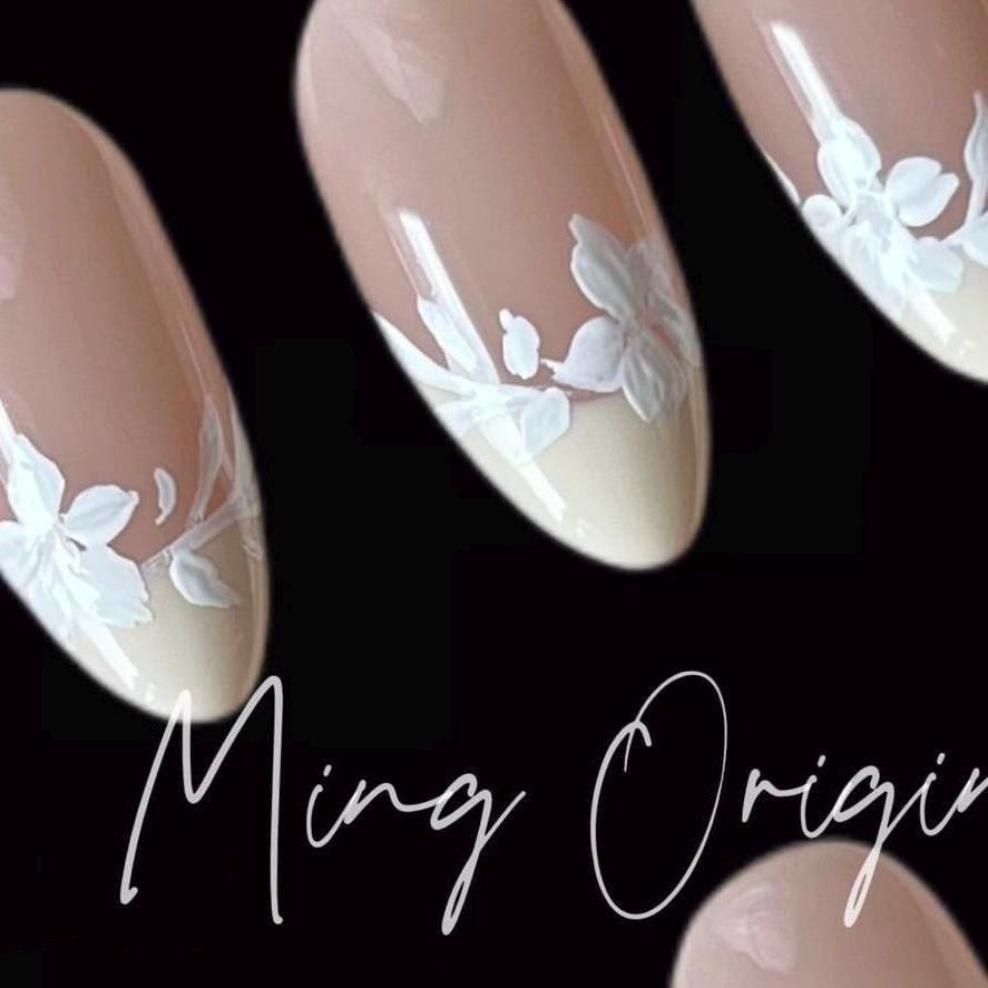 Wedding Nail, White Flower, French tip, hand painted wild flower Press on Nails, bridal nail, bridesmaid nail, gift for her