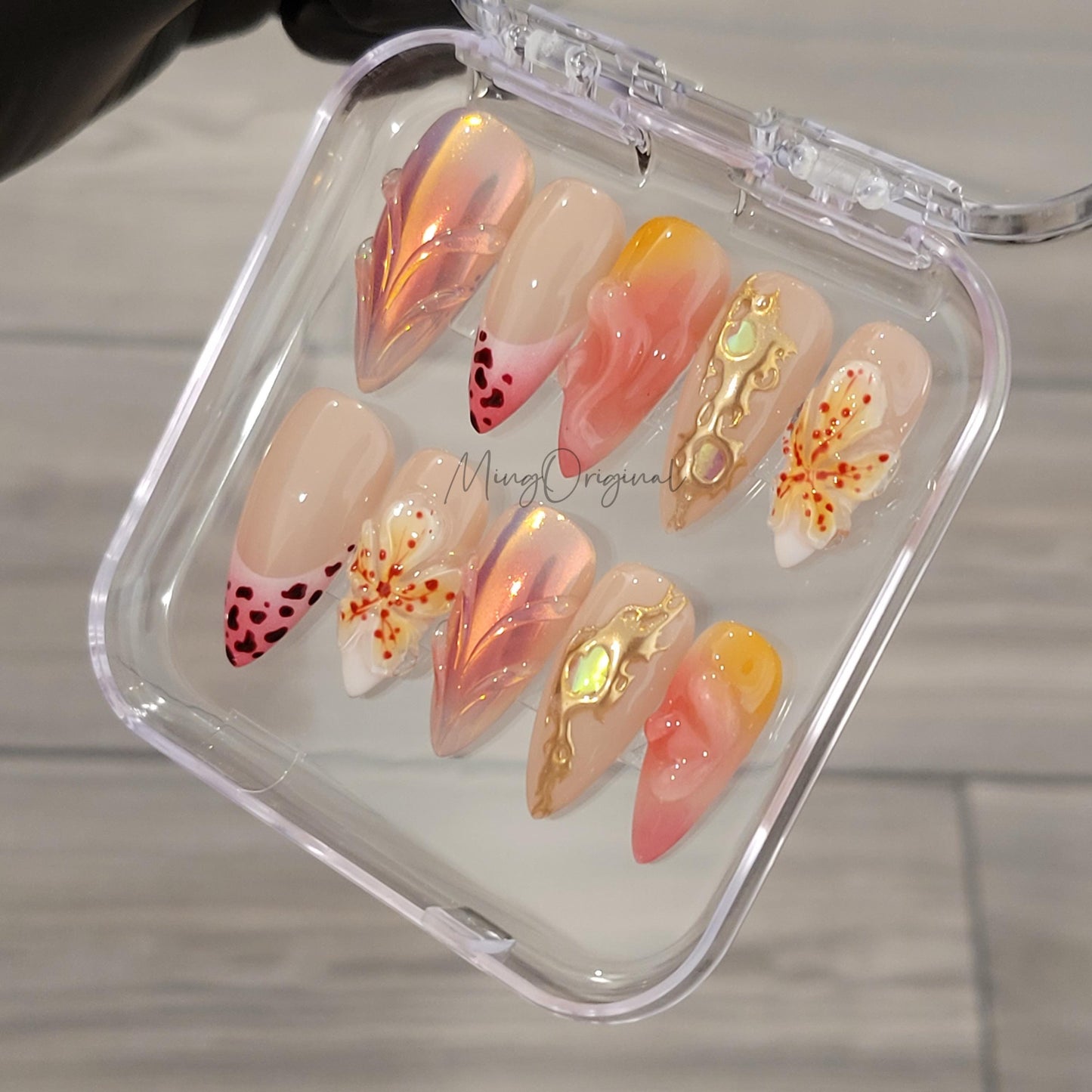 Sunkissed Orchid Press On Nails, Handmade 3D Floral Nails, Soft Pink Chrome Nails with Gold Accents, Elegant Summer gift for her, MO470