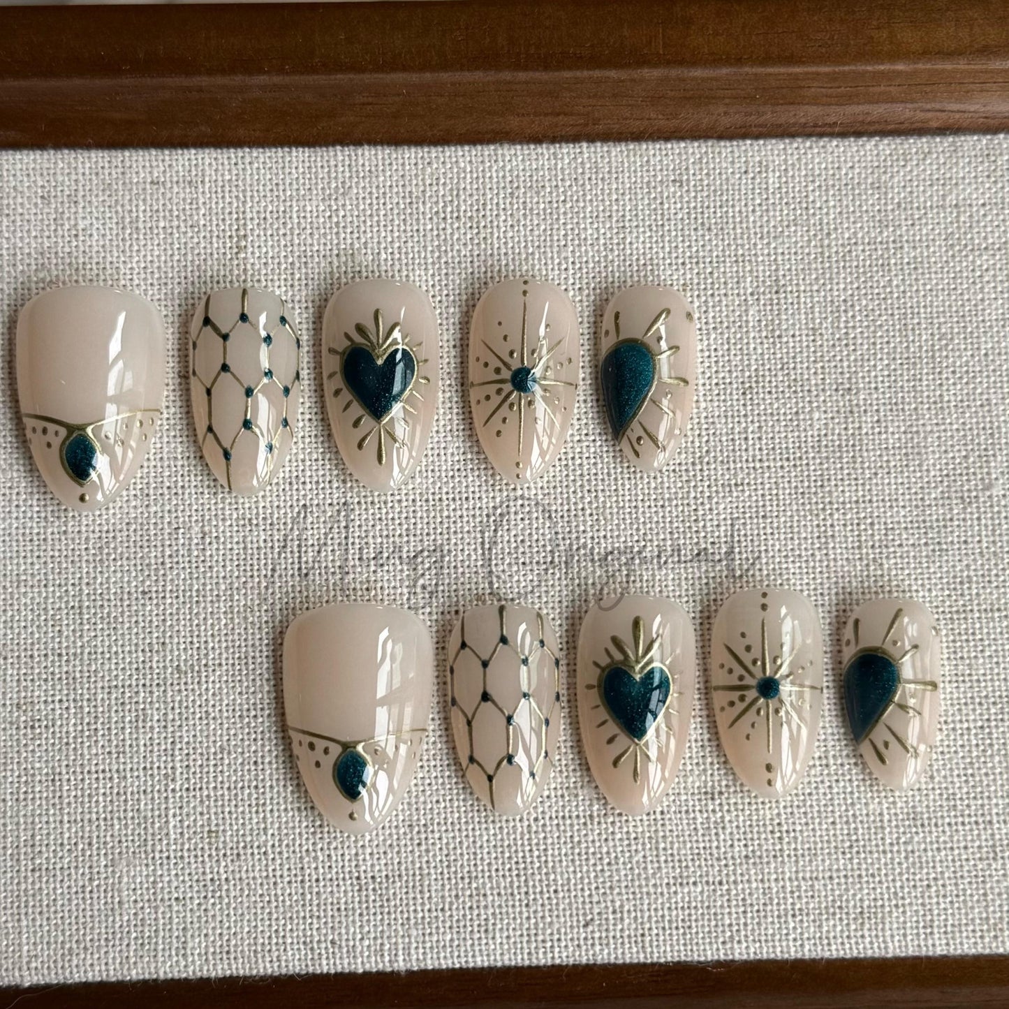 Celestial emerald heart and star chrome Press on Nails, hand painted free style heart handmade Nails, vintage style, gift for her, MO440