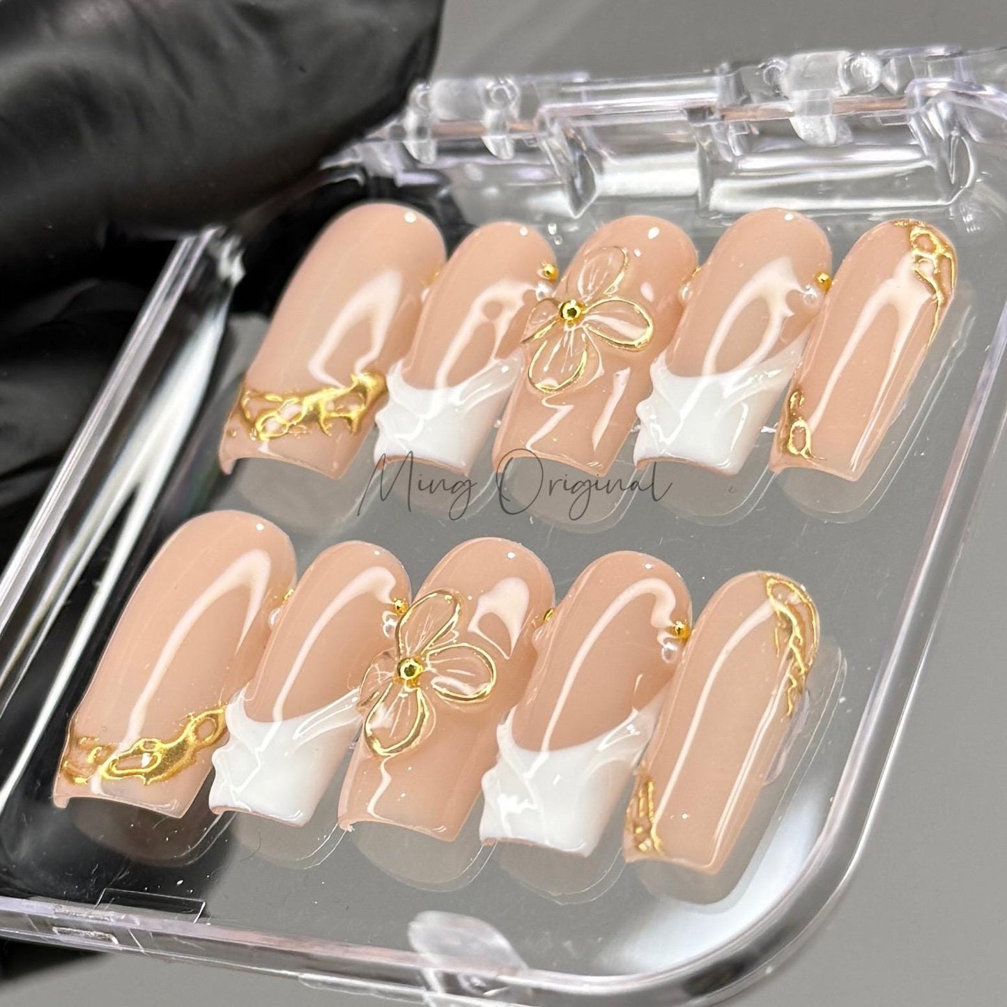 3D sculpted gold flower free style French tip press on nails, gold chrome detail nail, glue on nail,nude jelly fake nail, gift for her,MO428