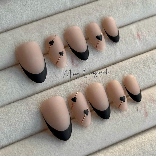 Minimalist heart and gold line Press on Nails, black French tip and gold chrome detail nail, minimalist winter nail,gift for her,MO419