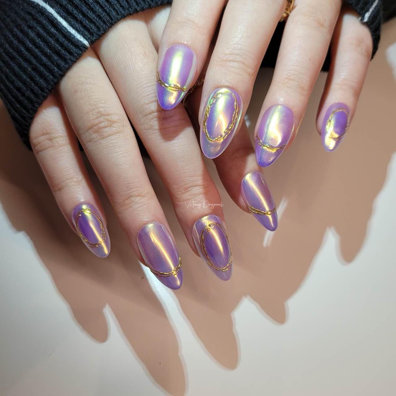 Gold tone Aurora Glazed Donuts press on nail, Chrome mermaid shimmer Nail, French tip line, AI nail, MO250