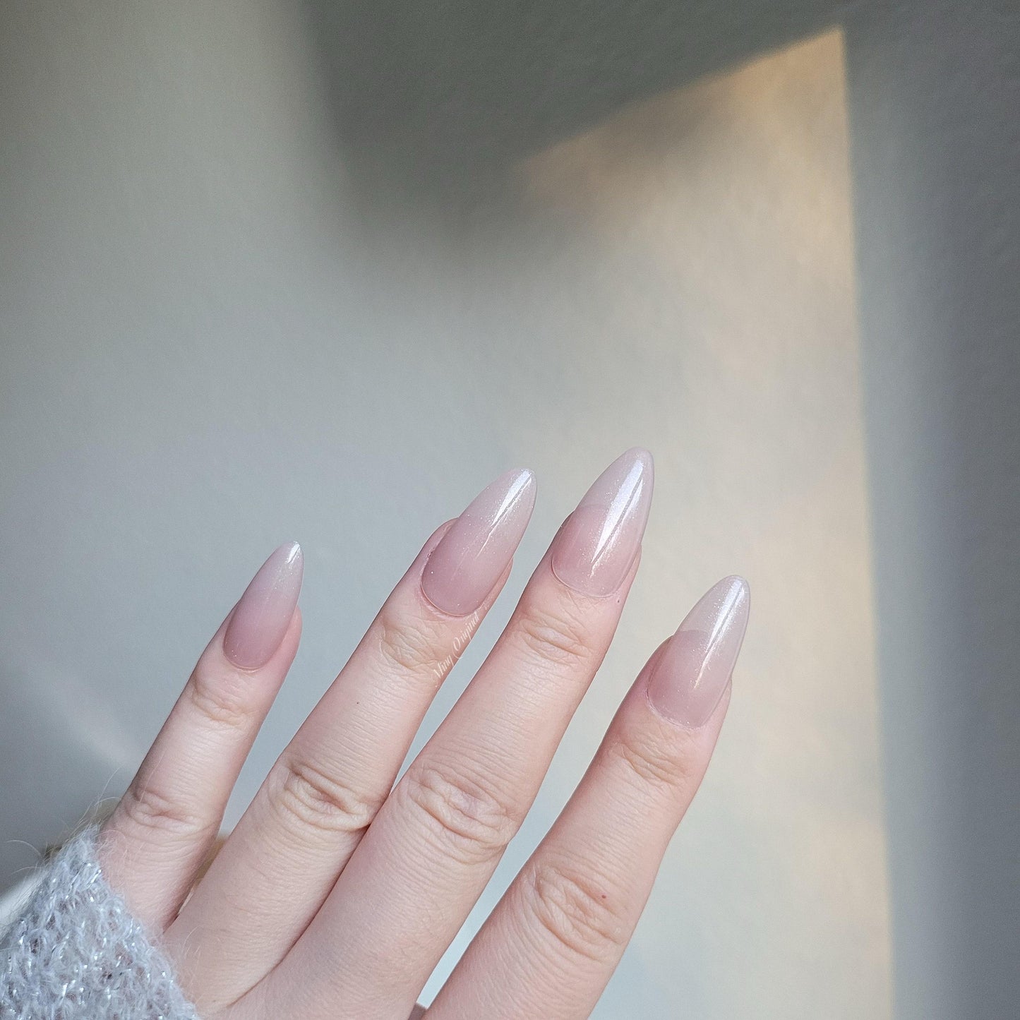 Da Camellia | Sheer nude with gold shimmer press on nails, glue on nails, reuse nails, jelly fake nail, glitter shine gel nail - 95TS015