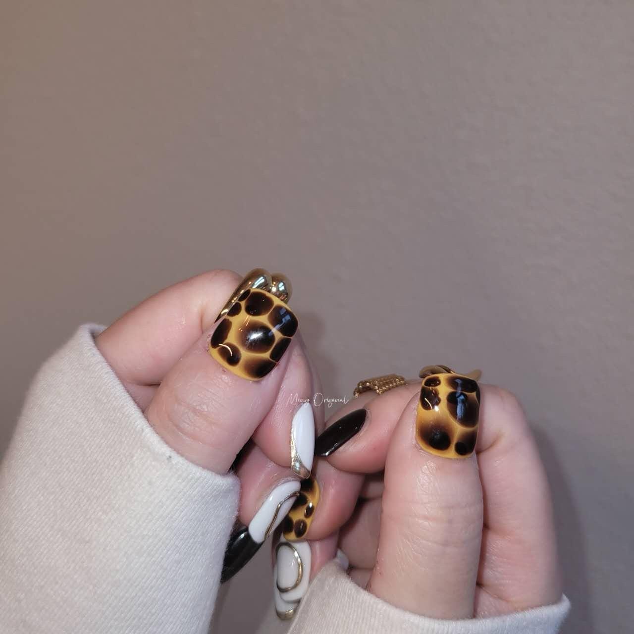 Tortoise Shell Amber water blooming Press on Nails, simple chic handmade Nails, Jelly hand painted nail, fall winter nail