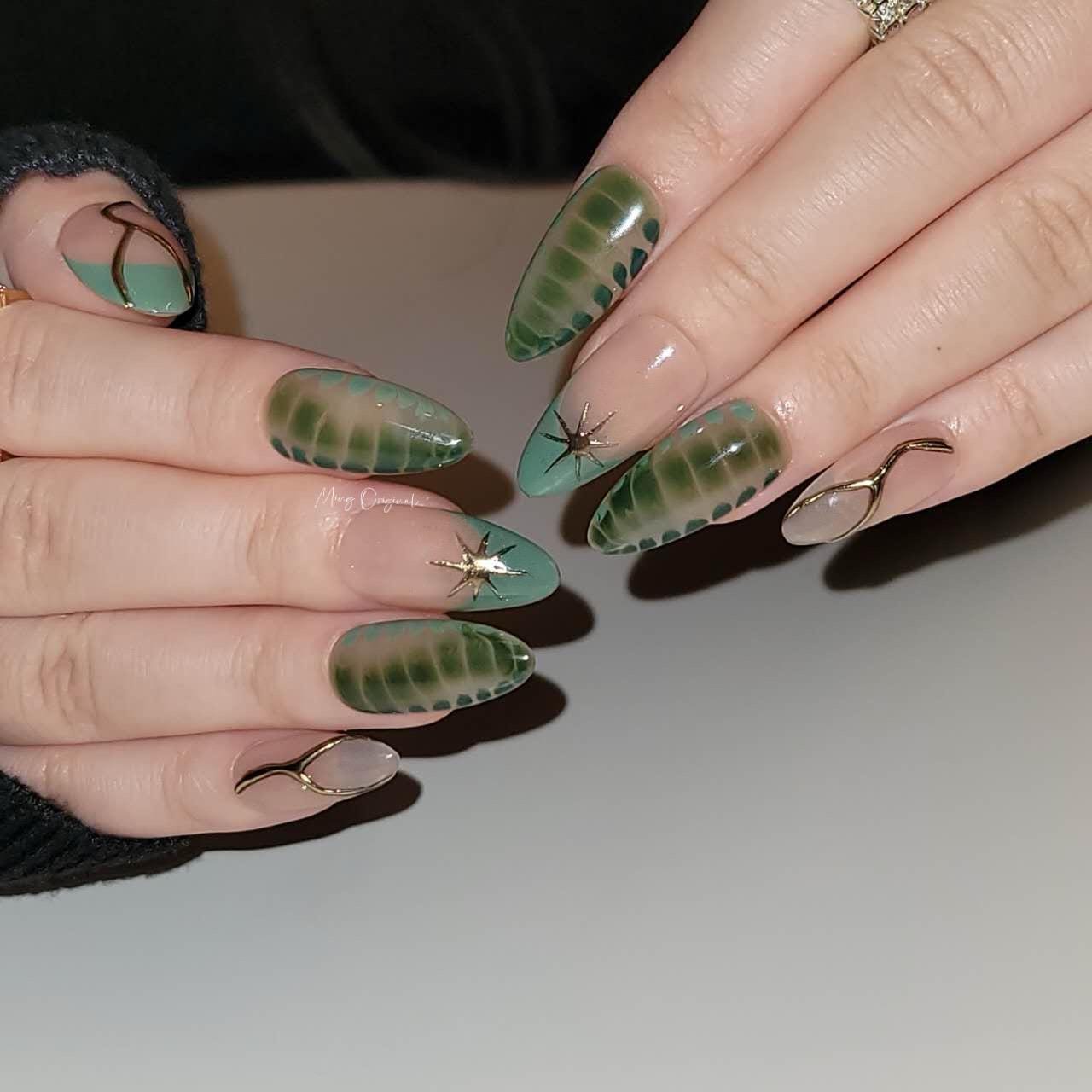 Green Croc skin snake skin design, Y2K chic French Tip press on nails, chrome star reusable nail, jelly fake nail, gift for her