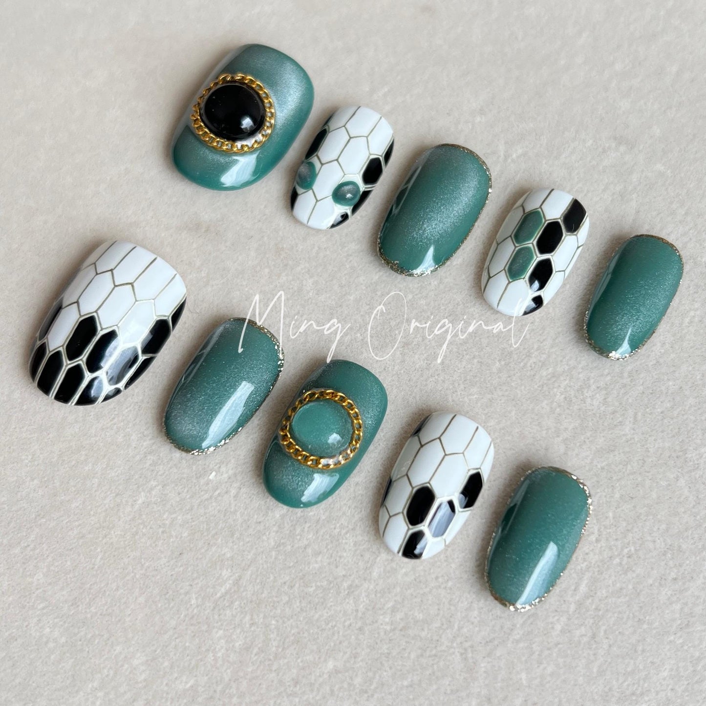 Bejeweled gemstone and snake inspired press on nail, emerald cat eye nail, Custom Made Theme Trendy Fake nail, luxurious gift for her