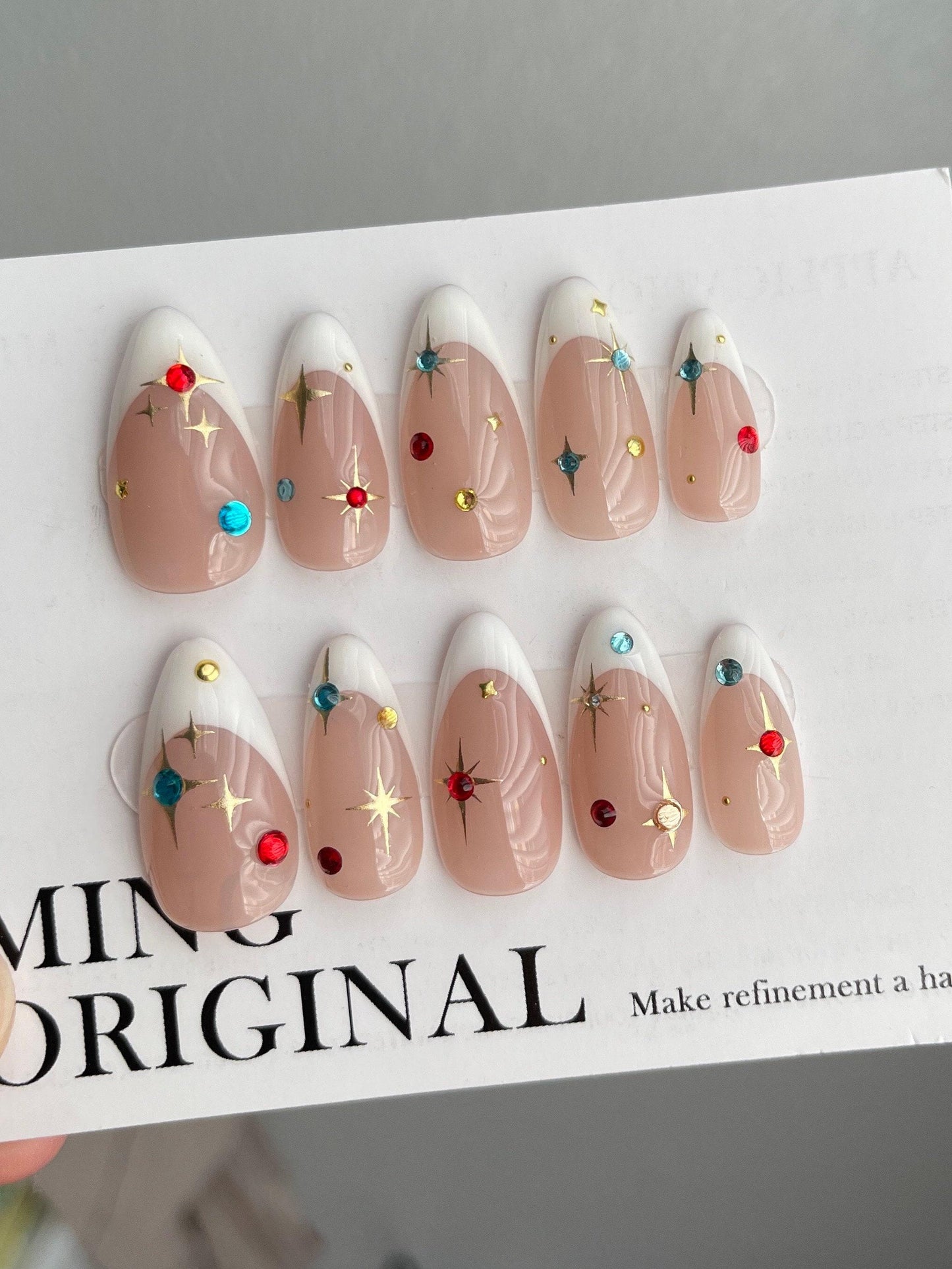 Nude Classic french press on nail, gold chrome star and multicolored rhinestones, Chic Fake nails for Christmas holiday