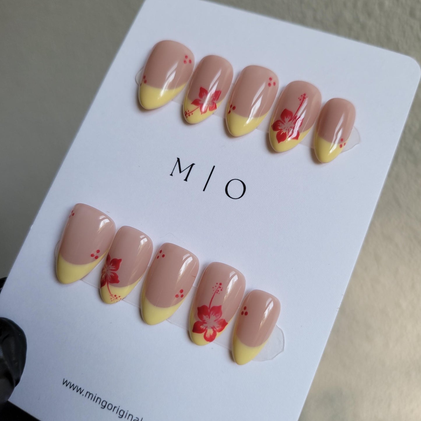 Yellow French tip Flower press on nails, Floral Nail, fake nail, false nail, gift for her
