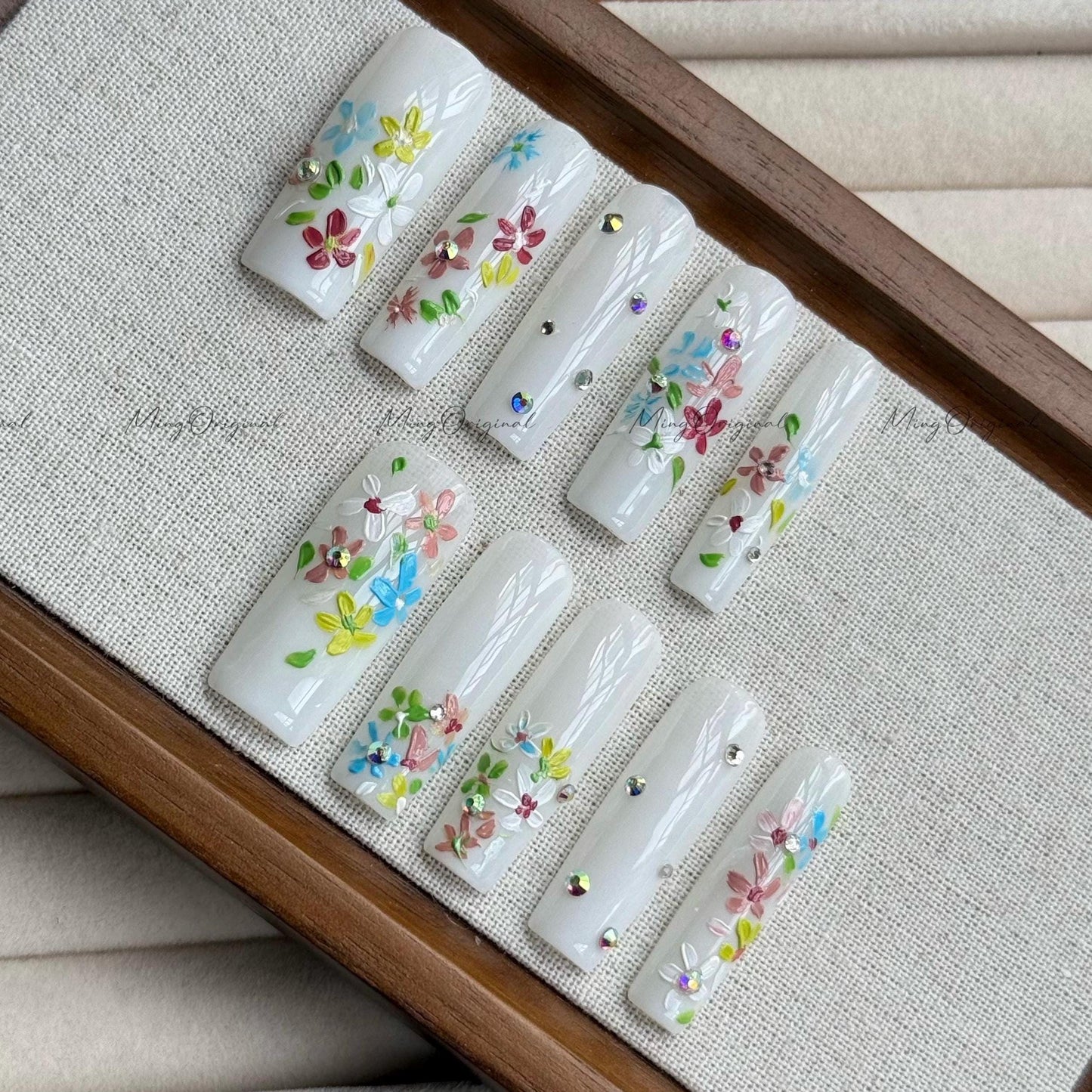 Milky White Blooming Colorful wild little daisy flower Press on Nails, handpainted oil painting style floral Nails,bridal wedding nail,MO504