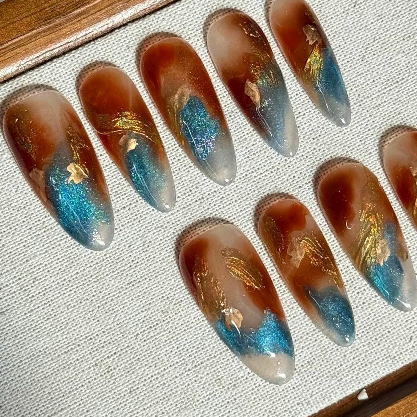 Deep in the Sea Tortoise Shell Amber water blooming Press on Nails, Blue Glittery Abstract Cat Eye, Jelly hand painted vacation nail,MO490