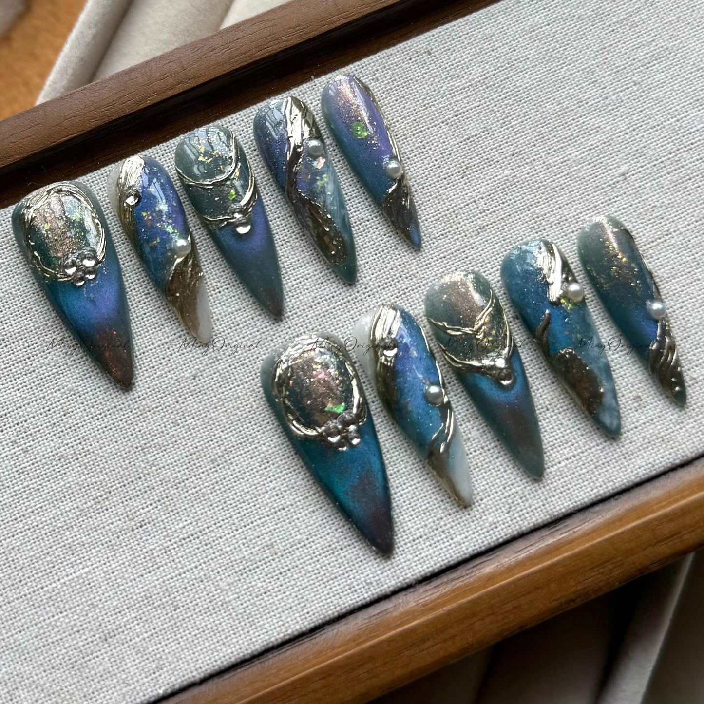 Midnight Tide cat eye color shifting mystery galaxy press on nails, gold chrome accents, cosmic shimmer design,deep universe aesthetic,MO521