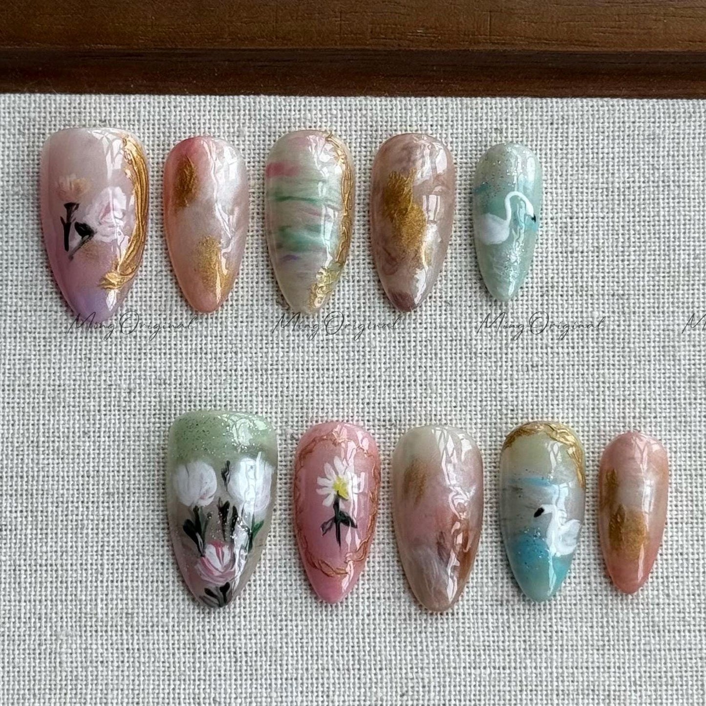 Oil Painting Floral Romantic Art Press On Nails, Hand-painted flower and goose nail art, vintage gold frame abstract design, MO501