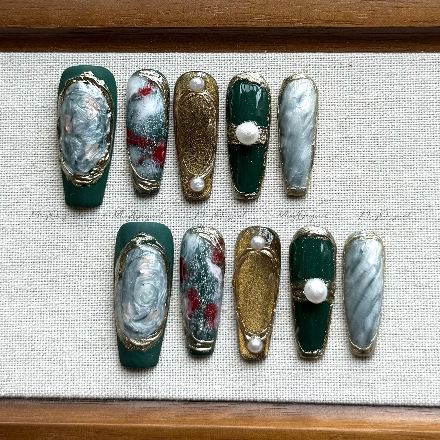 Emerald Muse deep green blooming press on nails, marble and gold, pearl accent, moody glam design, rich forest tones, Gifts for Her, MO517