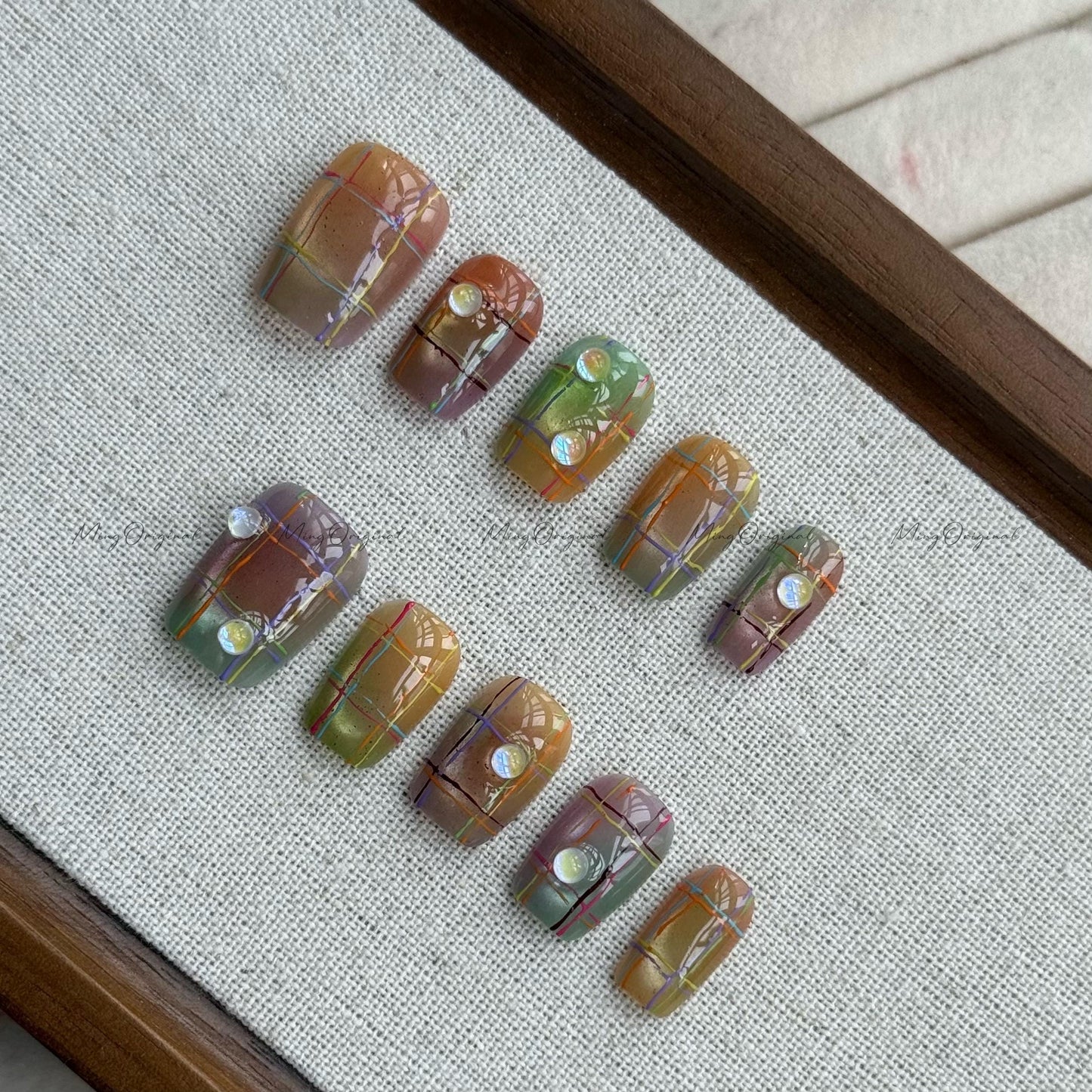 Rainbow plaid pattern press on nails blanket inspired, Plaid press on nails, multicolor line art on matte neutral base, retro nail art,MO531