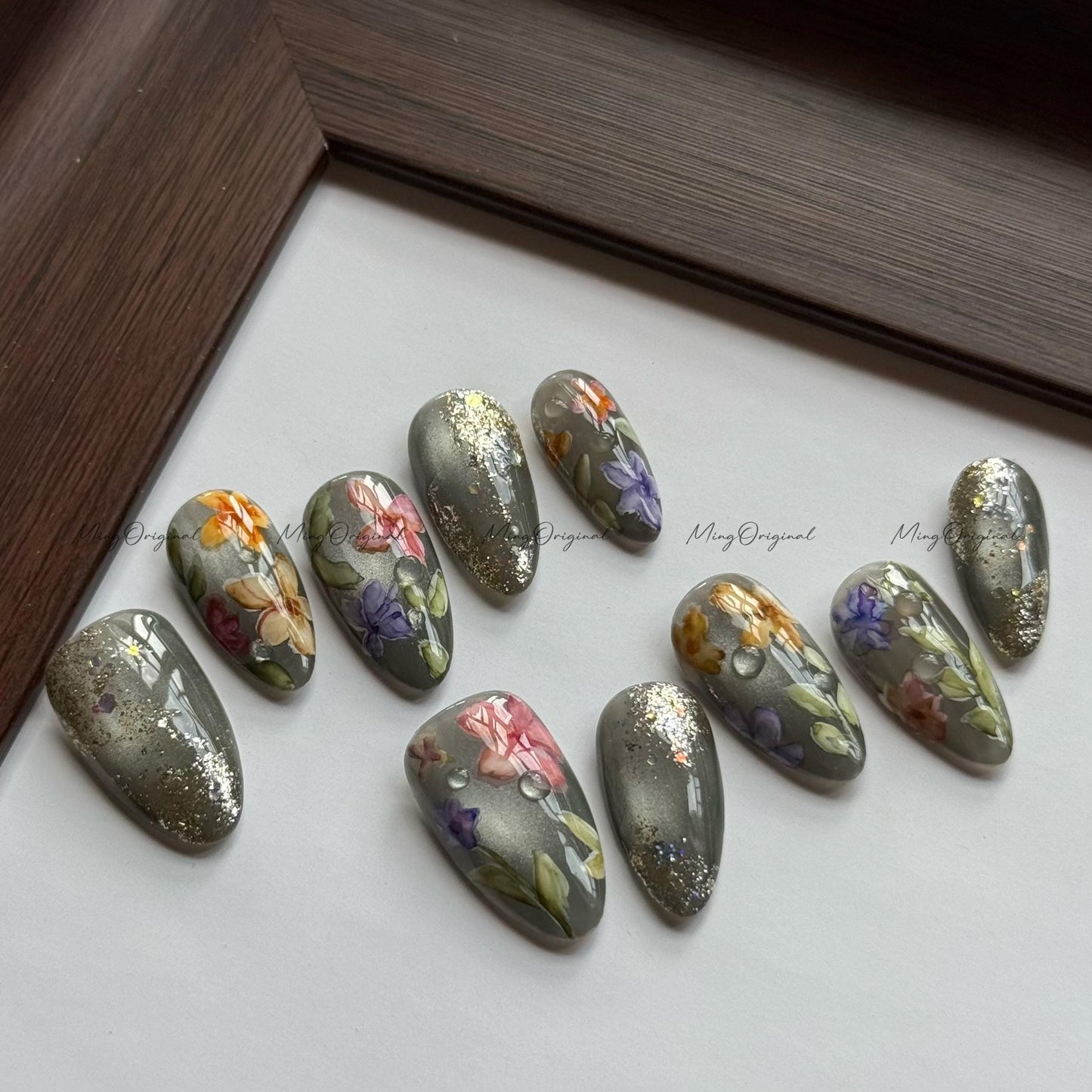 Moss Bloom | Hand-painted wildflowers, olive cateye base, gold glittery accents, botanical spring nails,tropical flower, gift for mom,MO557