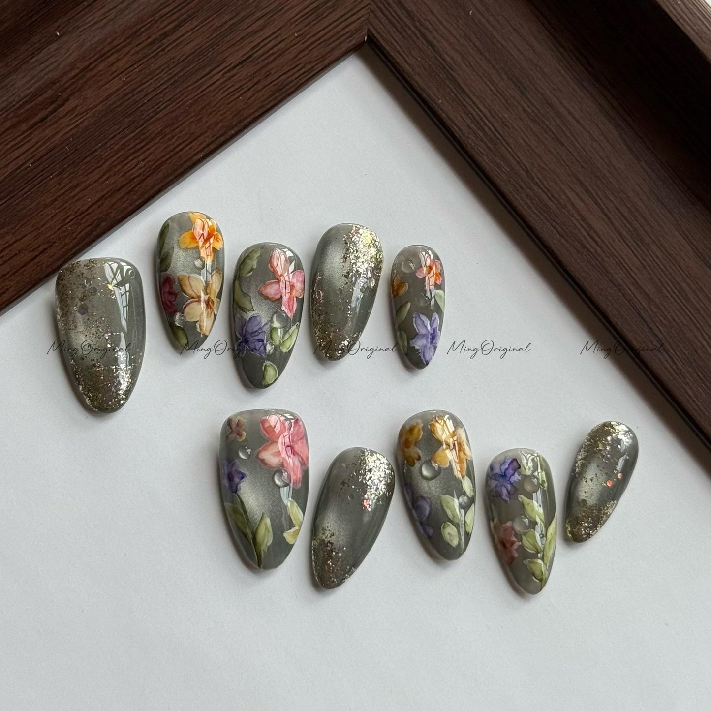 Moss Bloom | Hand-painted wildflowers, olive cateye base, gold glittery accents, botanical spring nails,tropical flower, gift for mom,MO557