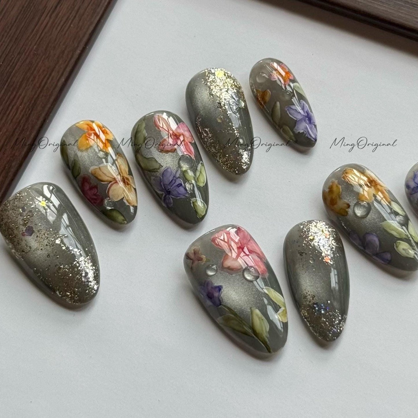 Moss Bloom | Hand-painted wildflowers, olive cateye base, gold glittery accents, botanical spring nails,tropical flower, gift for mom,MO557