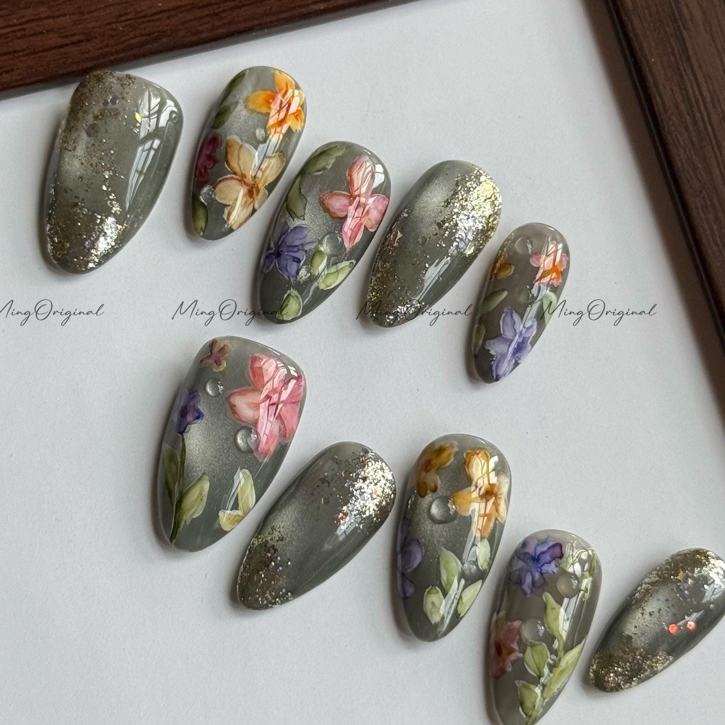 Moss Bloom | Hand-painted wildflowers, olive cateye base, gold glittery accents, botanical spring nails,tropical flower, gift for mom,MO557