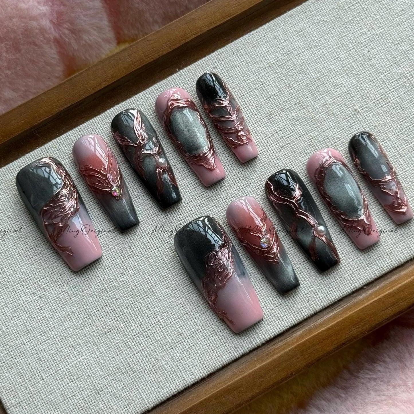 Velvet Eclipse Black and pink ombre press on nails, sculpted design, metallic accent, dark romantic nail art, gothic glam nail, MO565