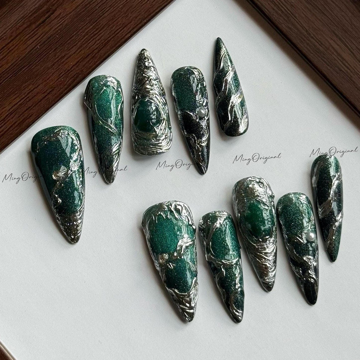 Verdant Core Emerald Green Chrome Press On Nails, Sculpted Metallic Texture, Deep Forest Nail Art, Futuristic Glam Design,MO573