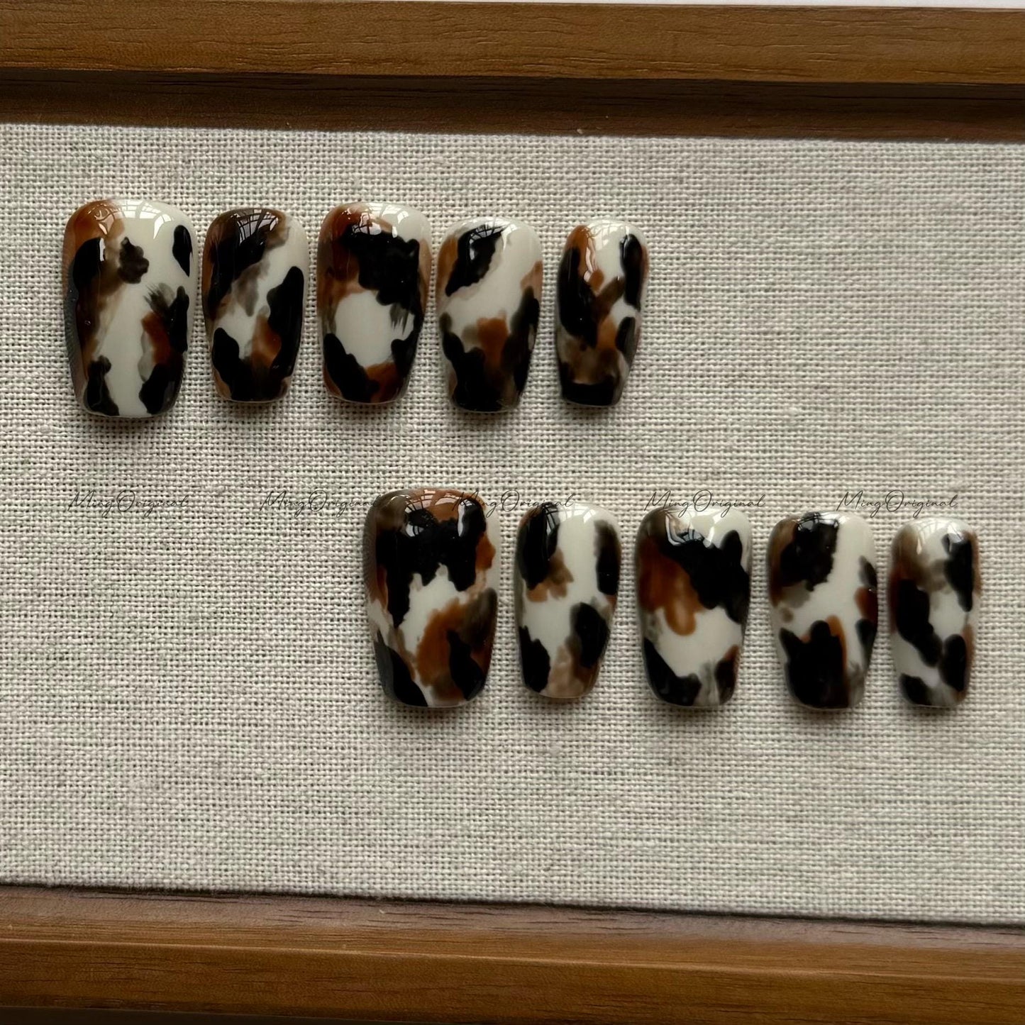 Amber Drift Classic Water blooming Tortoiseshell press on nails, brown black abstract pattern,vintage resin look,warm neutral nail art,MO578