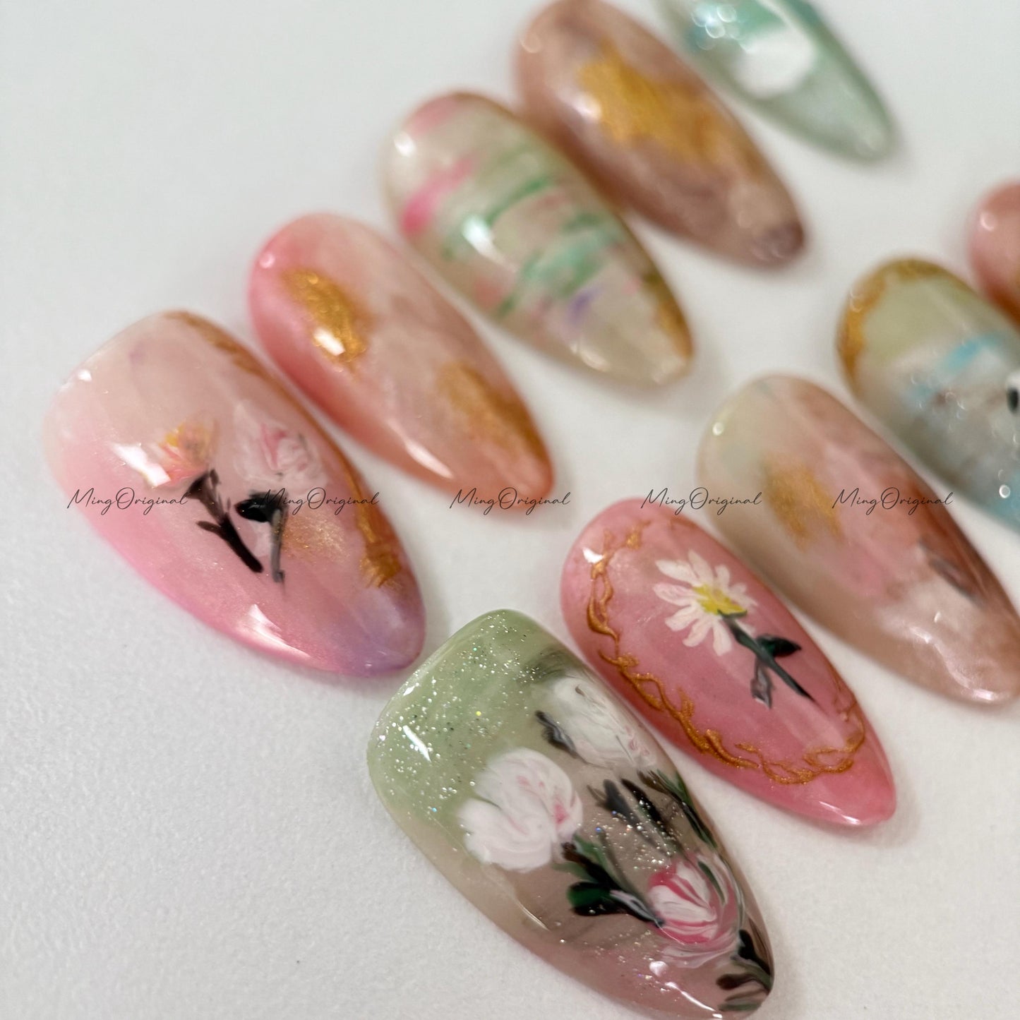 Oil Painting Floral Romantic Art Press On Nails, Hand-painted flower and goose nail art, vintage gold frame abstract design, MO501