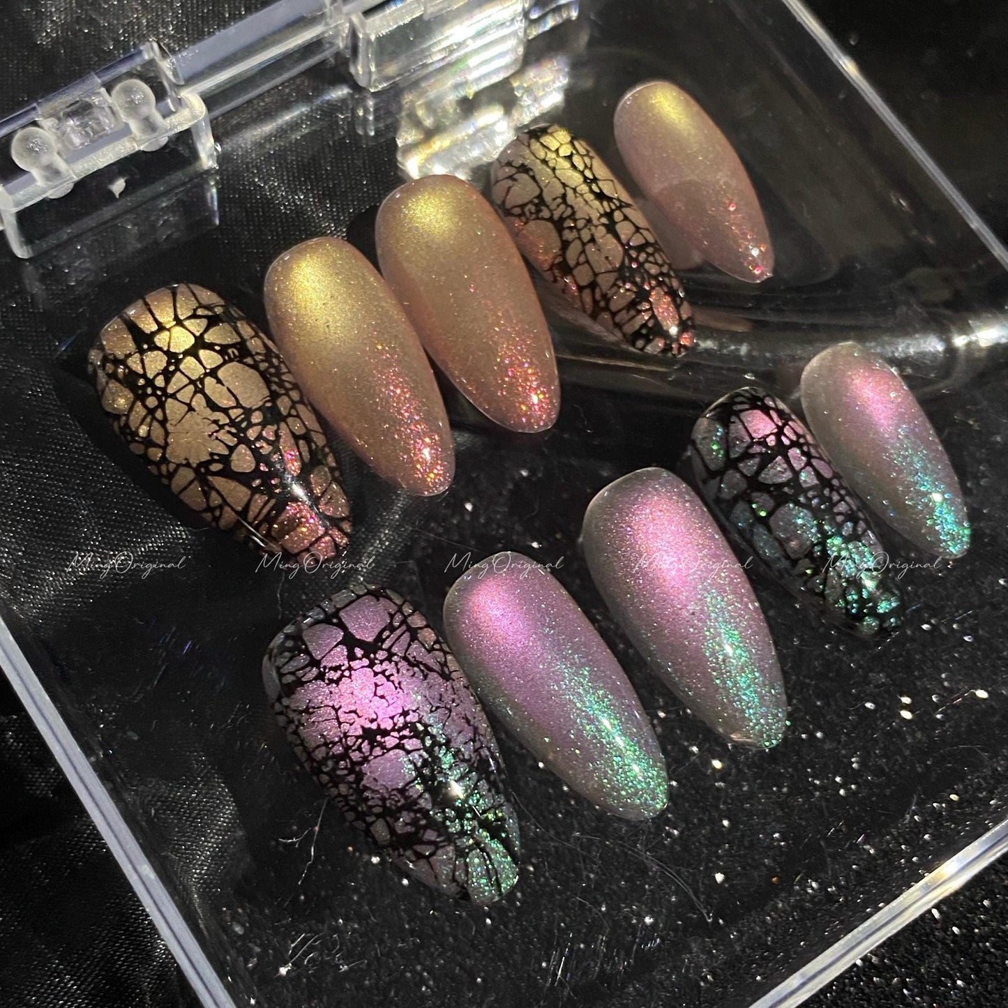 Witch Vein Halloween press on nails, black cracked design, multicolored shifting shimmer cat eye nail, purple orange aura,spooky nail, MO617