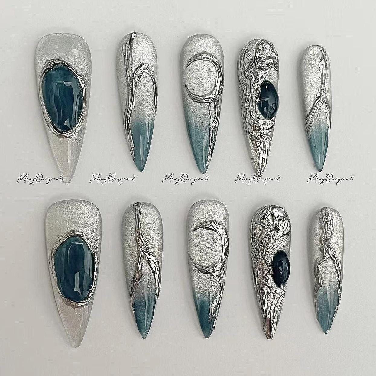 Chrome Texture Silver Shiny y2k Nail press on, Sculpted Metal, blue ombre, Abstract Silver, Futuristic Nails, Fake nails, Chrome Metal MO629