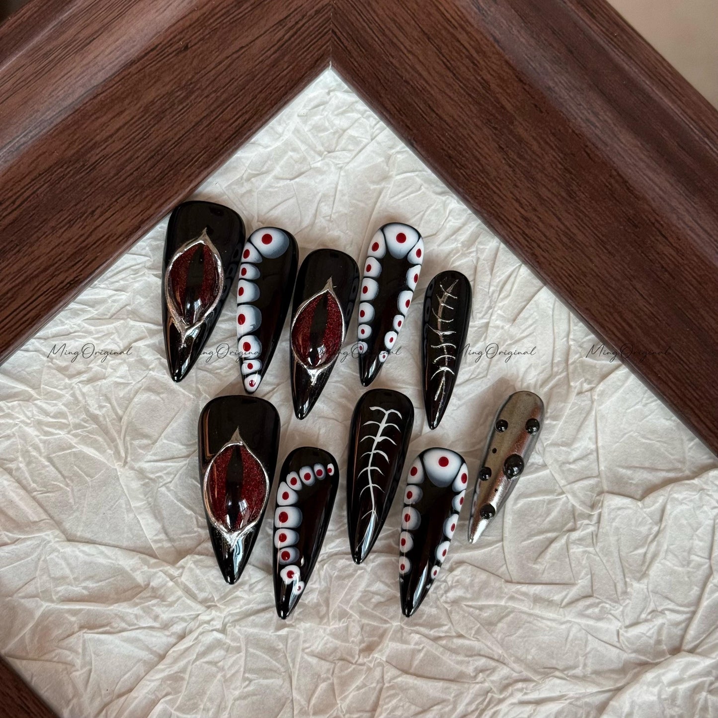 Halloween Devil Eye press on nails, 3d eye ball black red cat eye, horror silver bone accent spooky season, Gothic chrome nail art, MO634