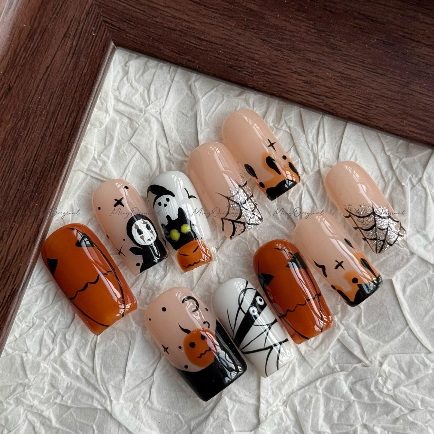 Halloween vibe press on nails, no face man, pumpkin ghost spider theme, pumpkin color spooky season sparkling Gothic nail art, MO662