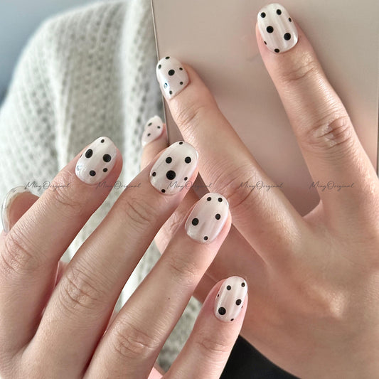 Classic Polka dots press on nails, glazed donut dot design, vintage style black and white nail, gift for her, MO666