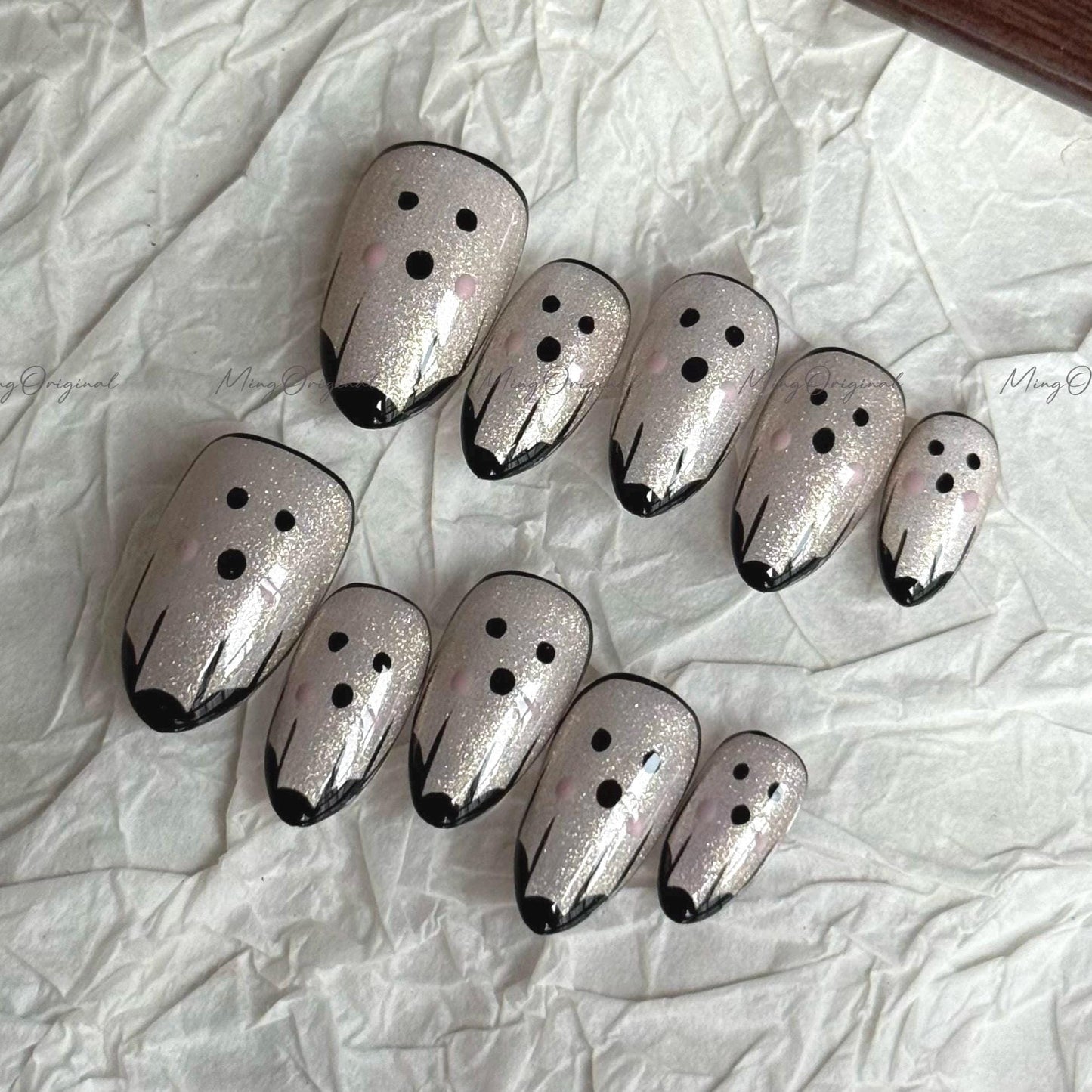 Ghost face press on nail, Halloween Season spooky nail, horror nail, hand paint ghost nail, glittery sparkly gift for her, MO668